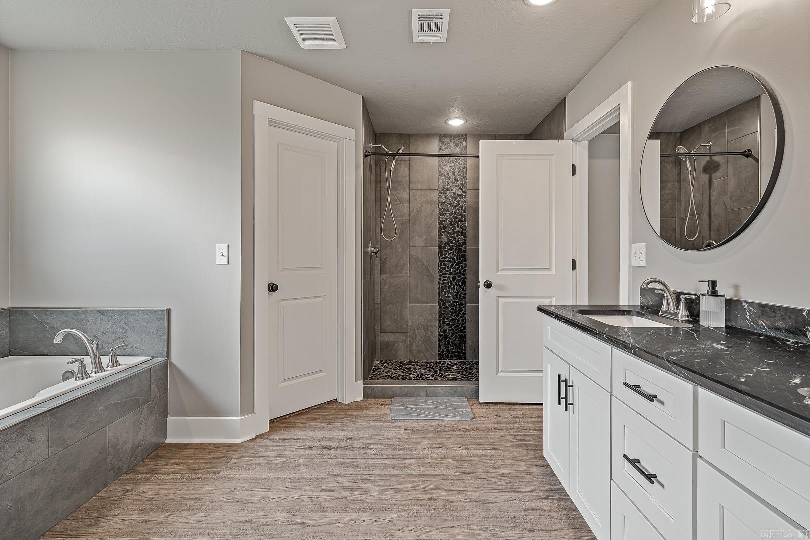 GATLIN CROSSING AT WHISPERING HI - Residential