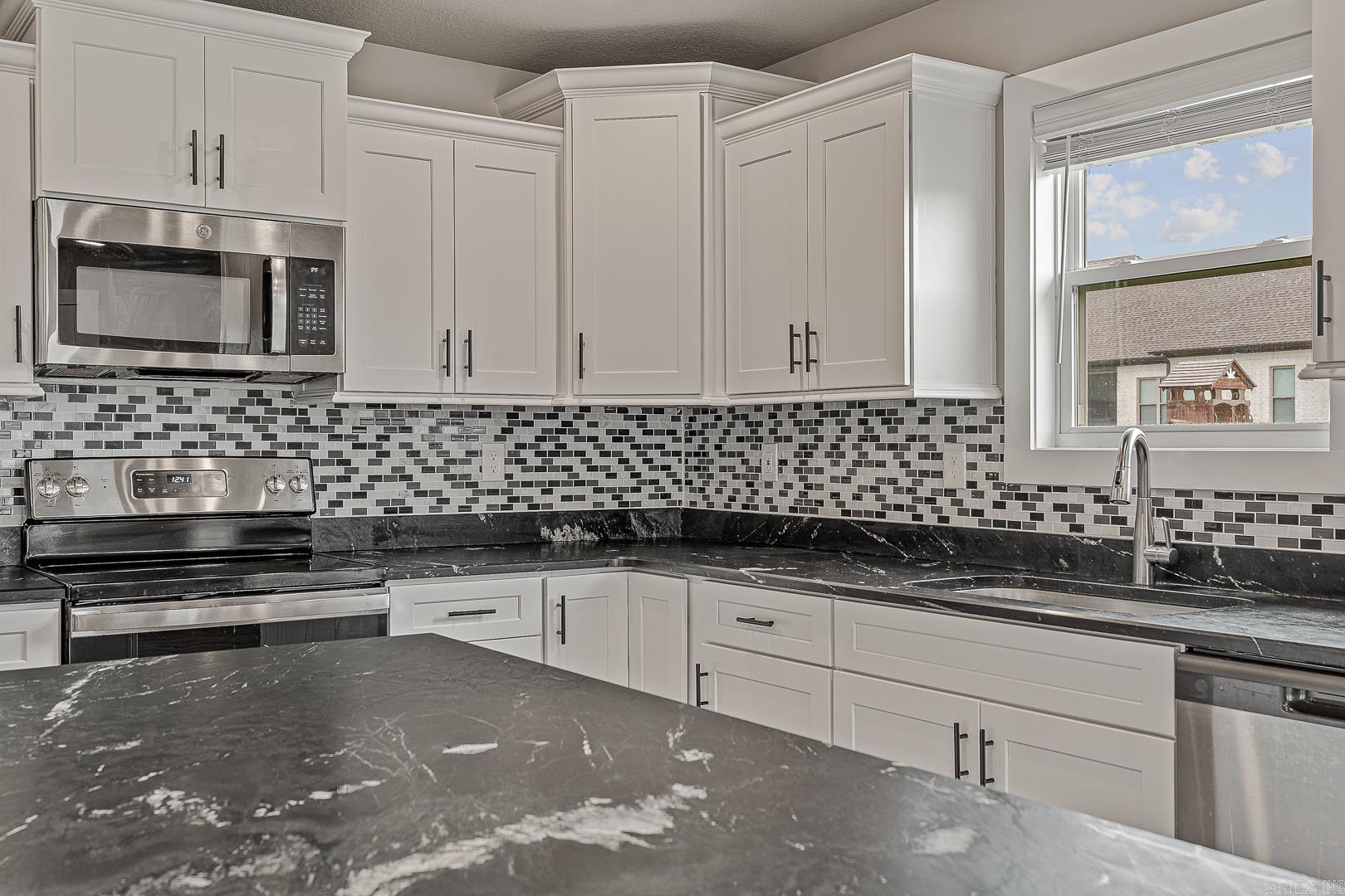 GATLIN CROSSING AT WHISPERING HI - Residential