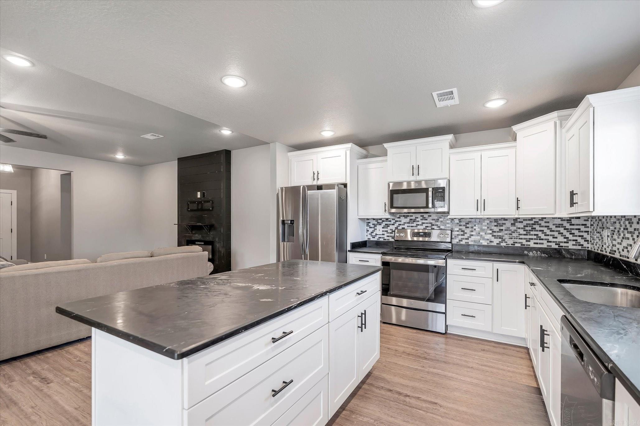 GATLIN CROSSING AT WHISPERING HI - Residential