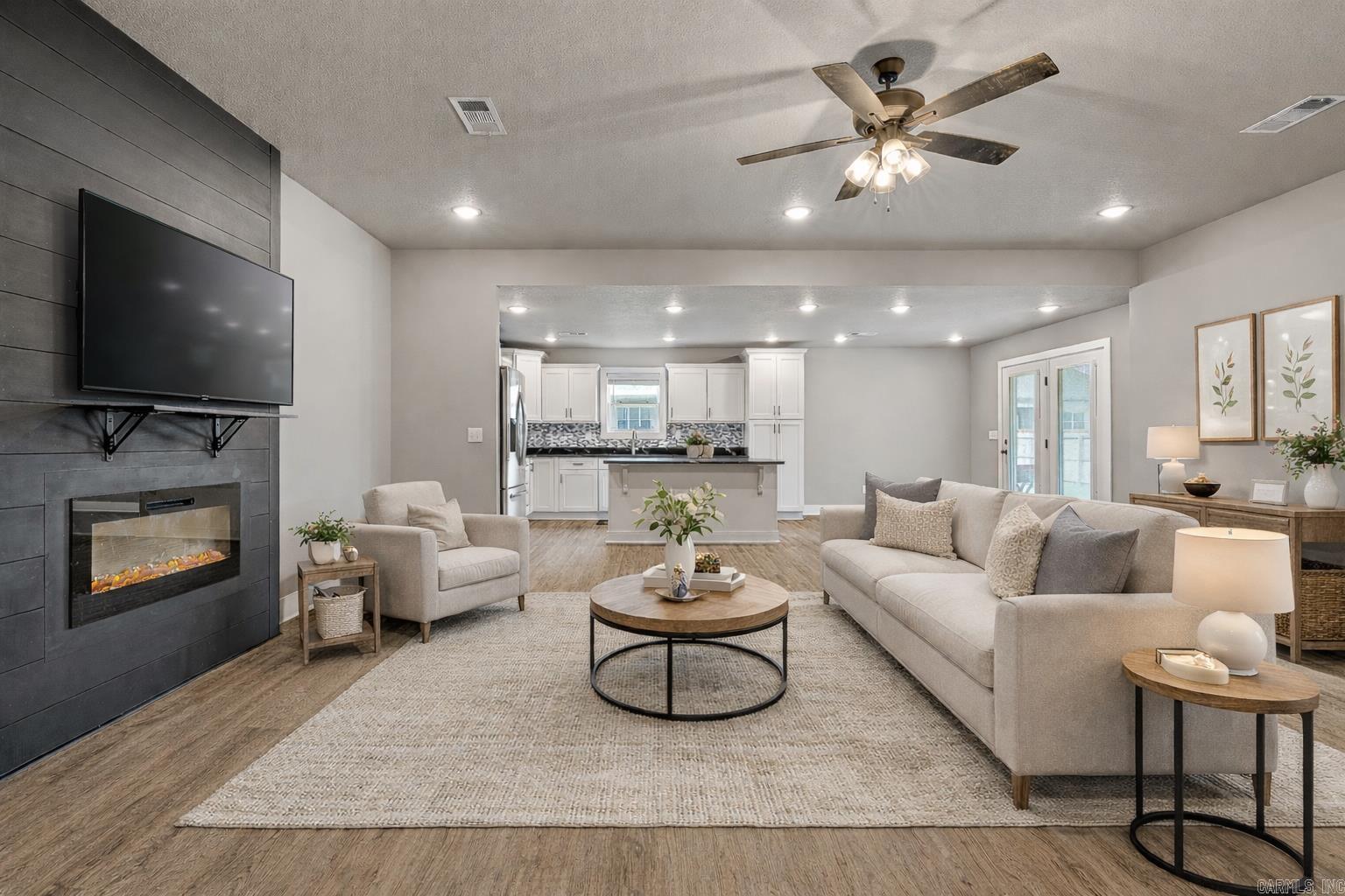 GATLIN CROSSING AT WHISPERING HI - Residential