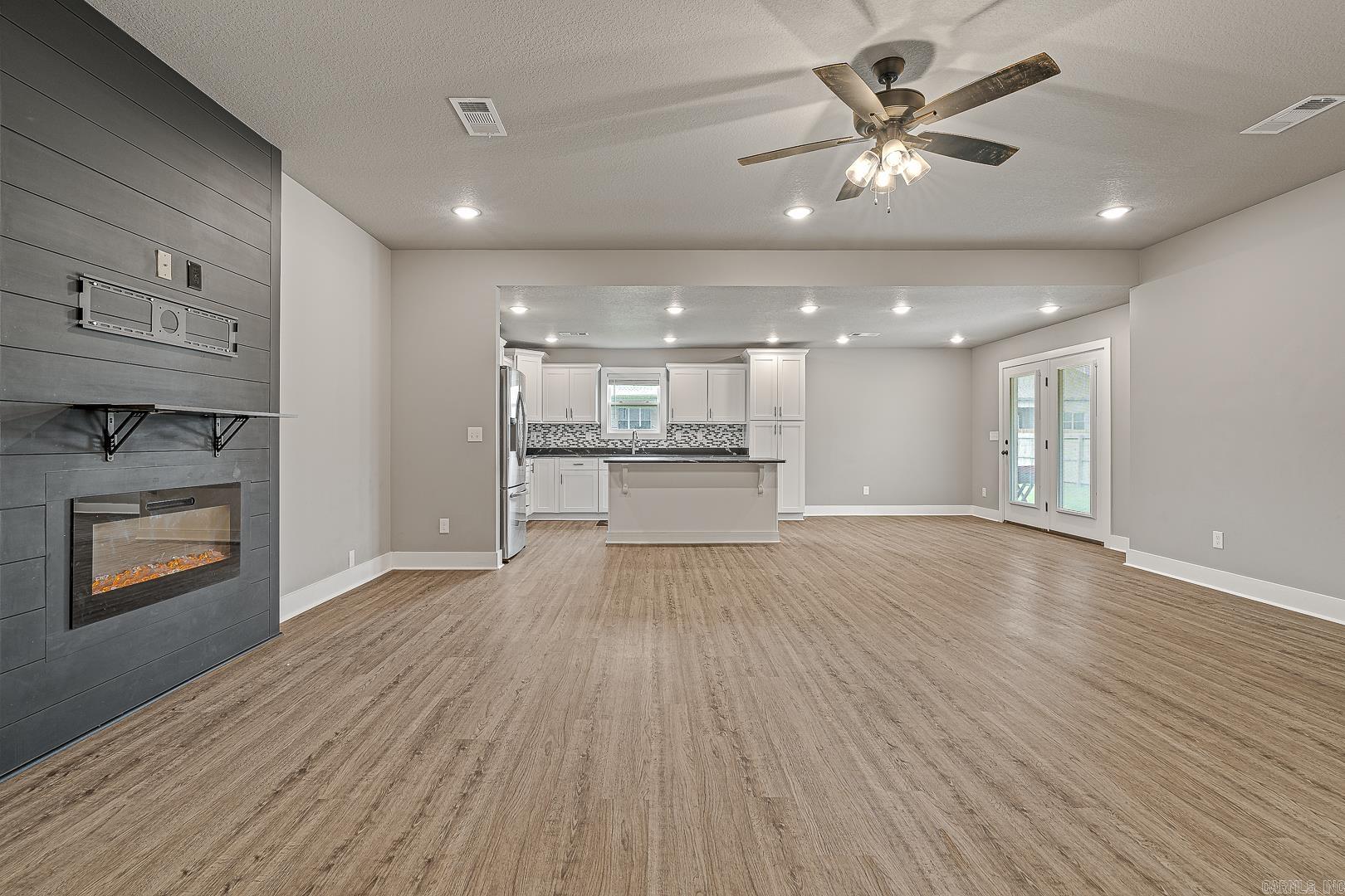 GATLIN CROSSING AT WHISPERING HI - Residential