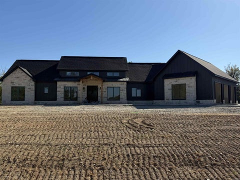 Photo of 325 Heritage Grove Rd, Alexander, AR 72002 (MLS # 26042751)
