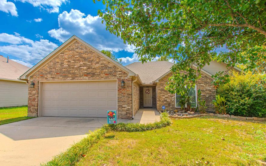 Welcome to your new home, nestled in the heart of Haskell, Arkansas. This property offers a perfect blend of comfort and modern amenities, making it an ideal choice for those seeking a peaceful retreat. You'll be greeted by a spacious interior split floorplan. Recent upgrades include brand-new windows, a new roof, and new appliances. Say goodbye to pesky carpet cleaning, as this home boasts easy-to-maintain flooring throughout. One of the property's crowning jewels is its stunning lake view, it's like having a vacation spot right in your backyard!