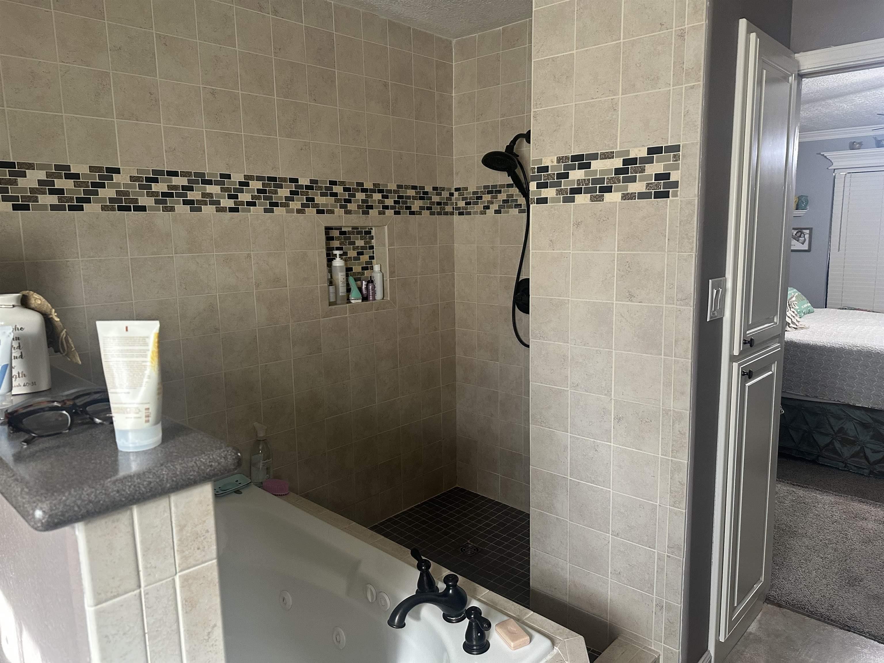 FOXWOOD J - Residential