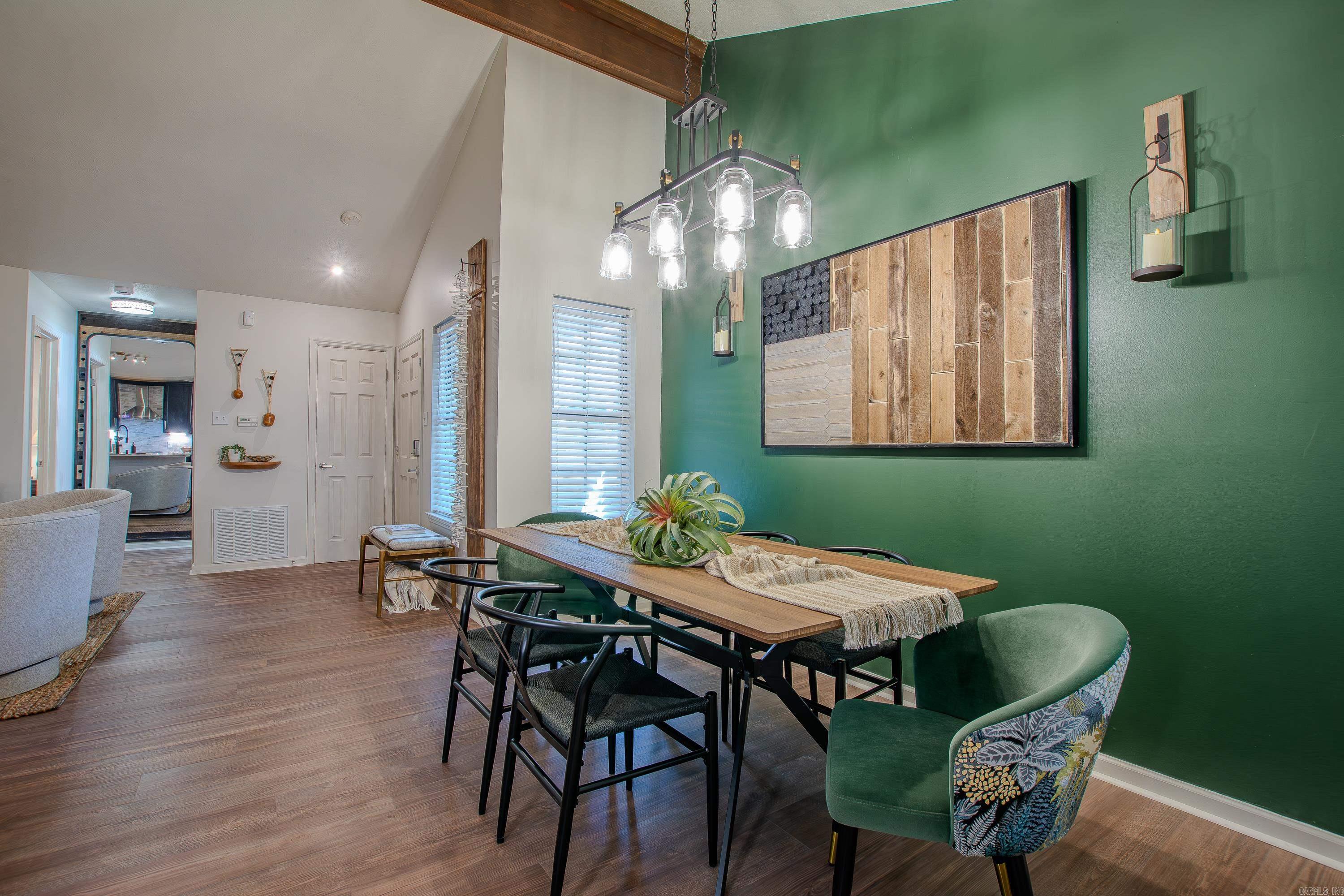 WOODLAND HILLS TO LR - Residential