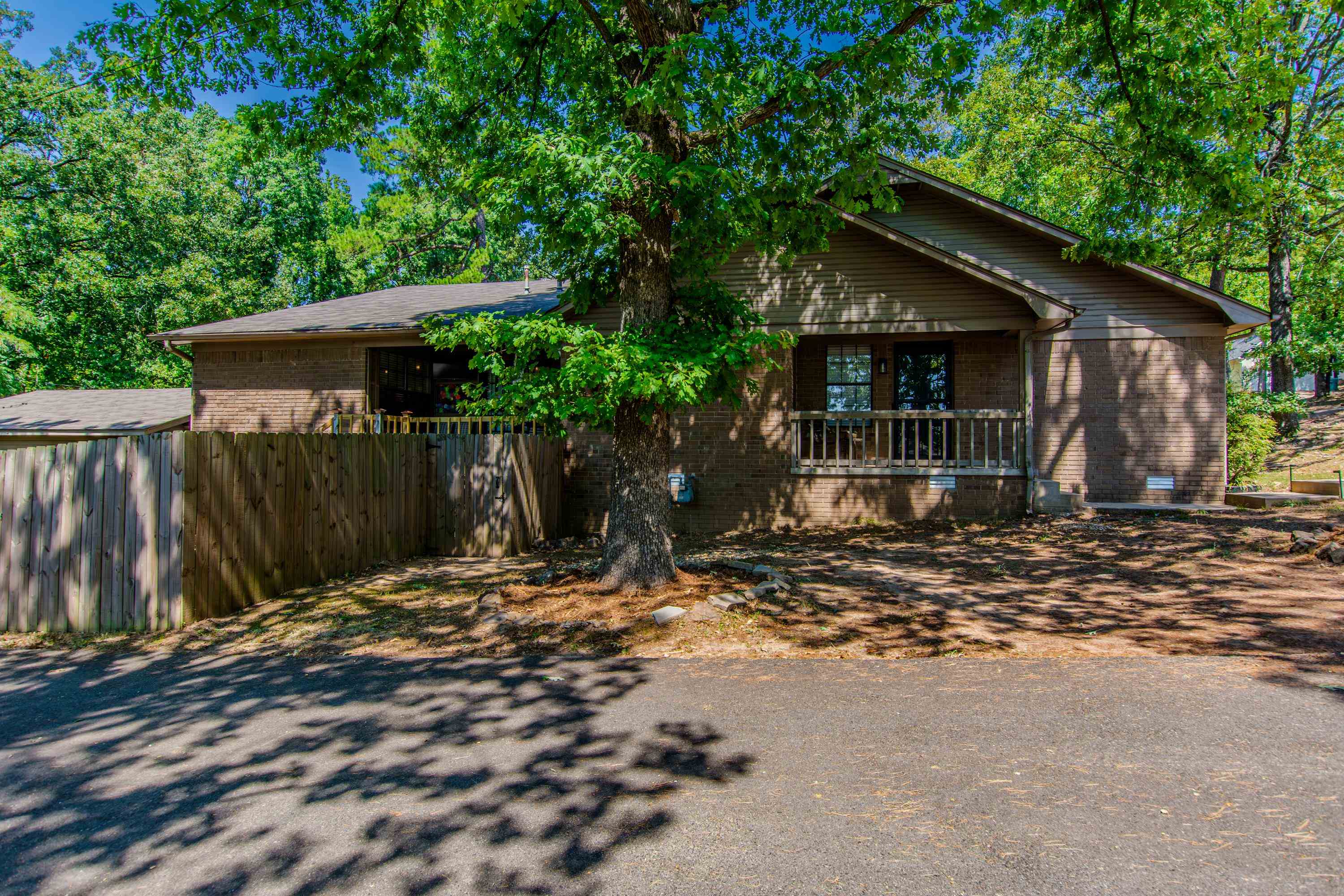 WOODLAND HILLS TO LR - Residential