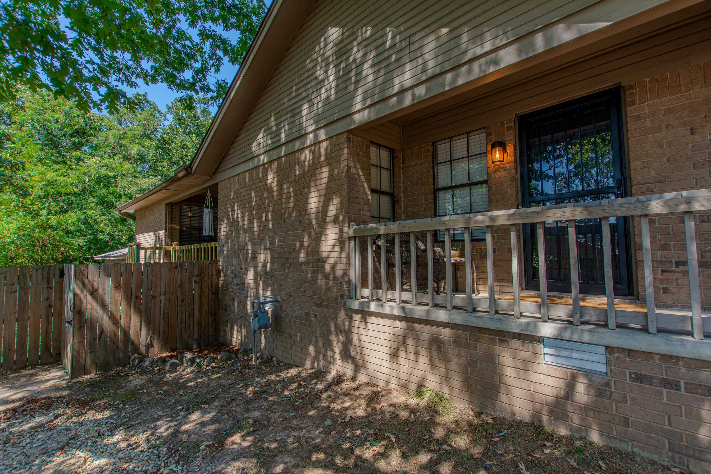 WOODLAND HILLS TO LR - Residential