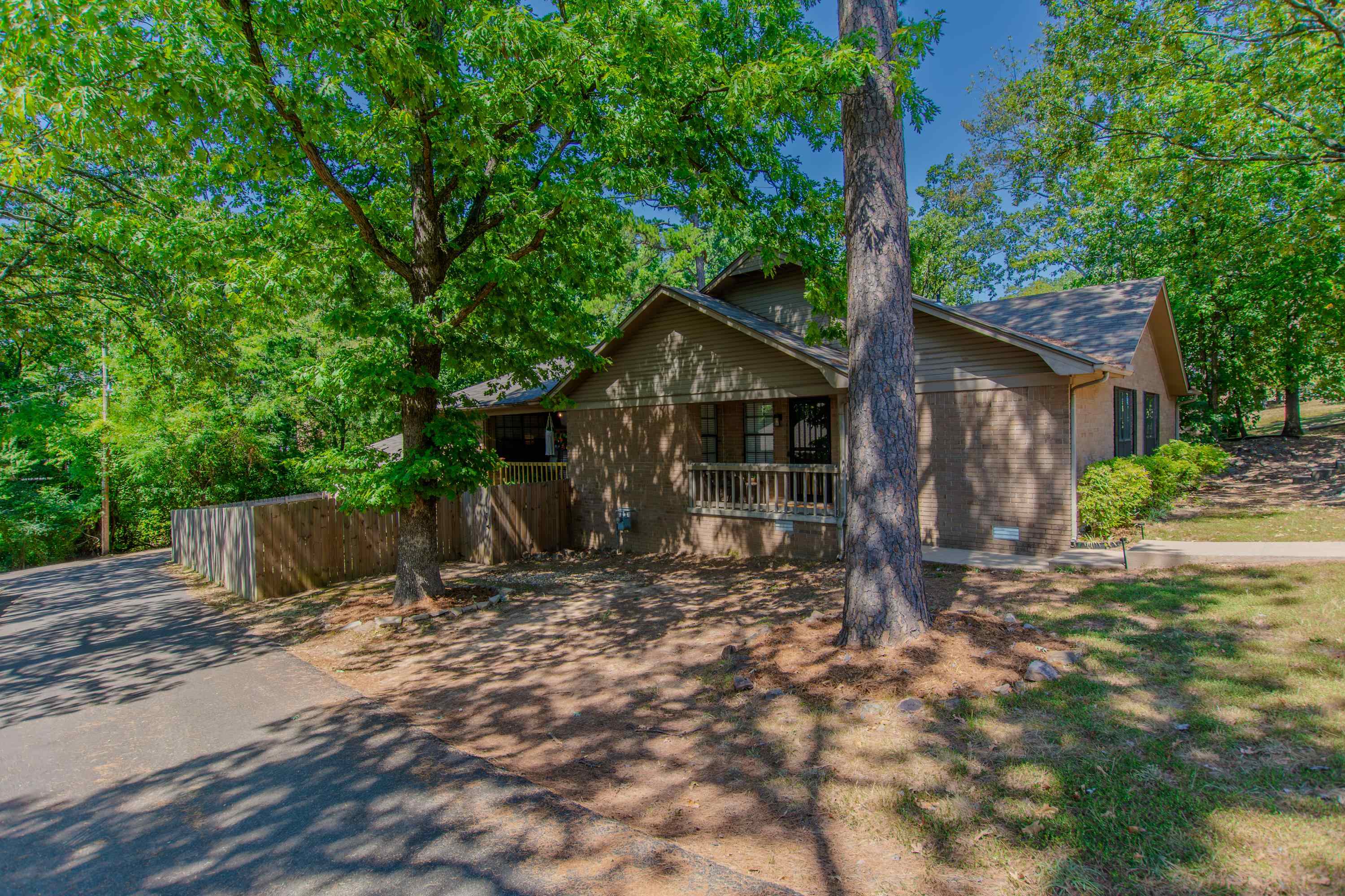 WOODLAND HILLS TO LR - Residential