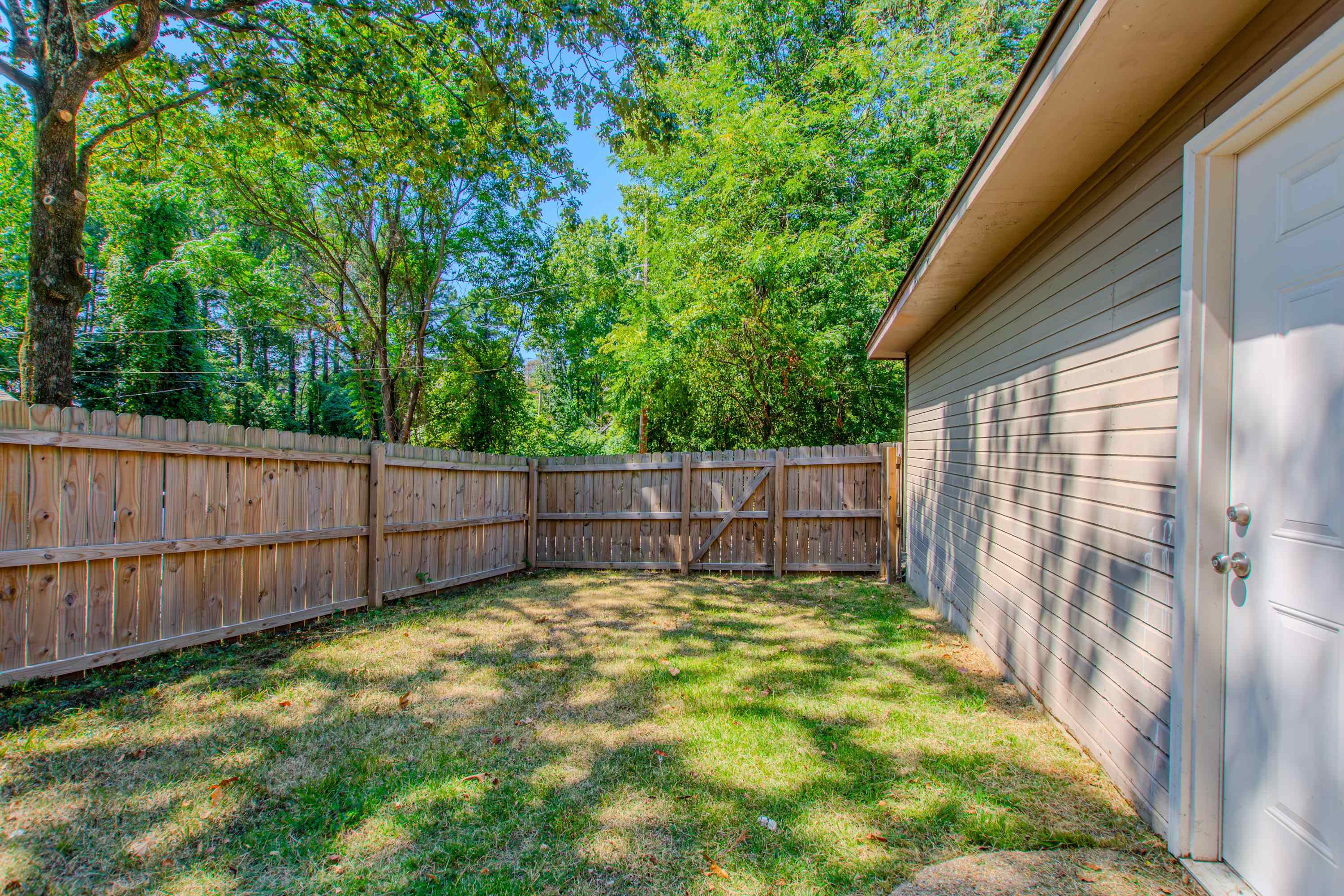 WOODLAND HILLS TO LR - Residential