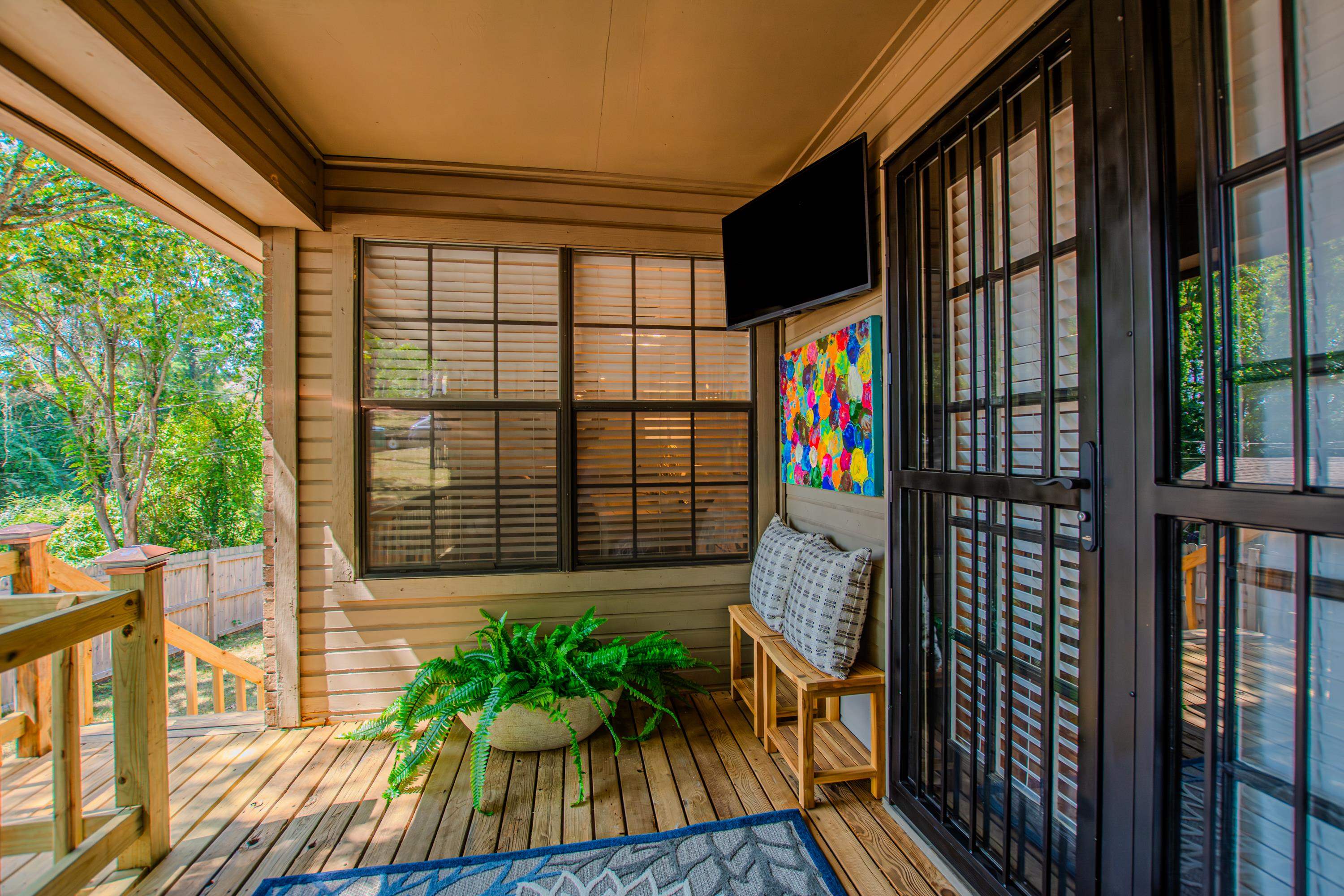 WOODLAND HILLS TO LR - Residential