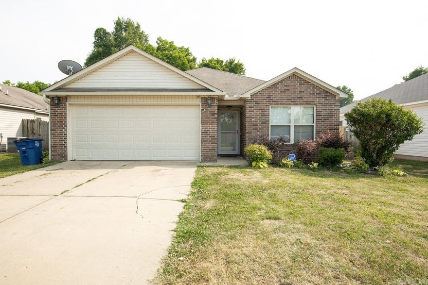 Well maintained one owner home in desirable subdivision! This 3 bedroom, 2 bath home features open floor plan, brand new vinyl plank flooring, a spacious kitchen with a pantry, separate laundry room, tray ceiling in master suite, and a large walk in closet. Fenced back yard perfect for pets and privacy! Call today to schedule your showing!