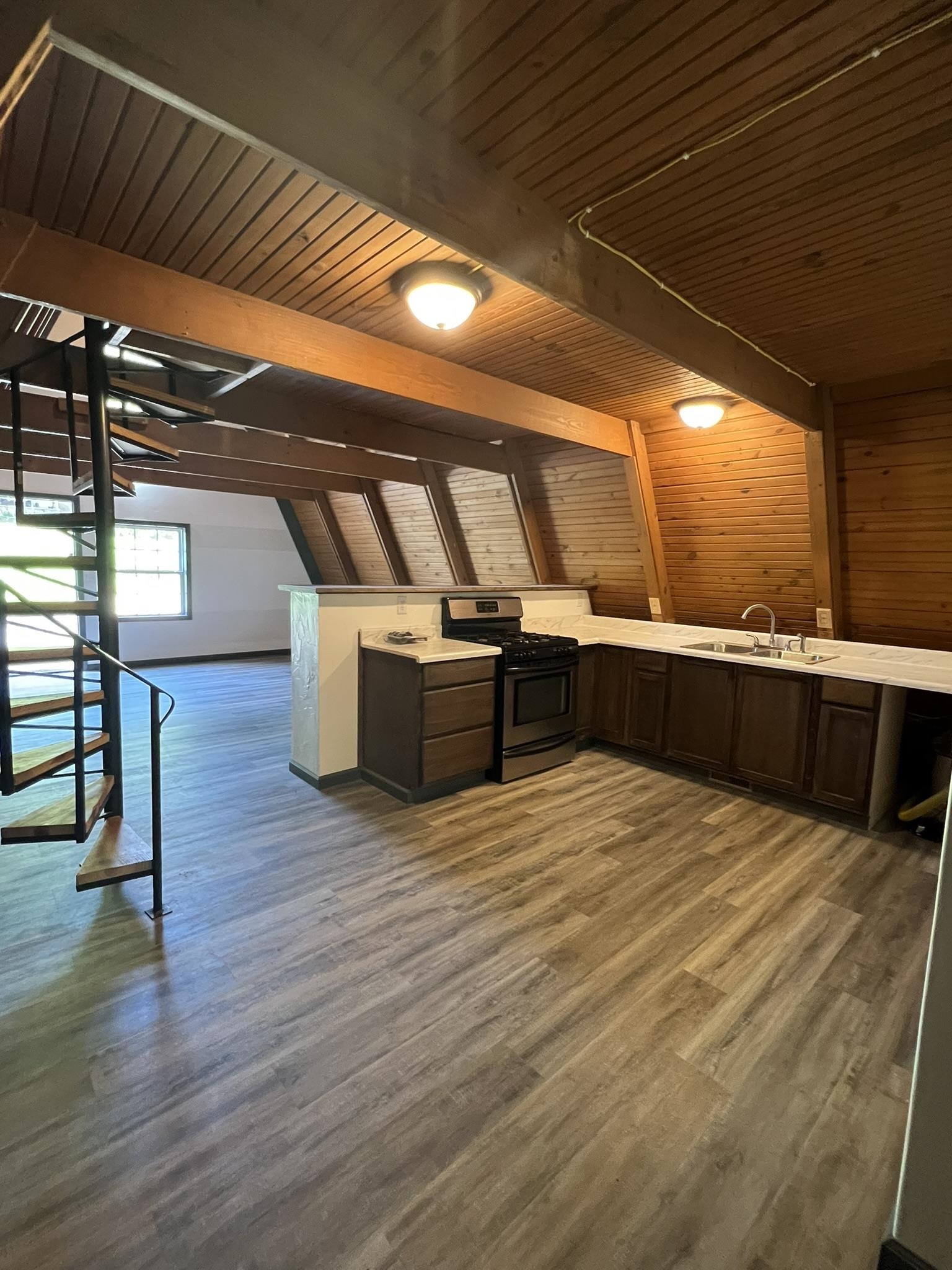 THE PINES - Residential