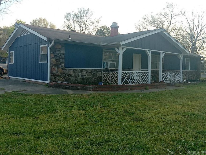 This house is ready for an investor to give it a little loving care.  It has a 30 X 30 shop in the backyard. It is close to a private and public schools, several shopping sites,  and the interstate.  What a great investment. Cash or in House bank loans . Call today for an appointment.