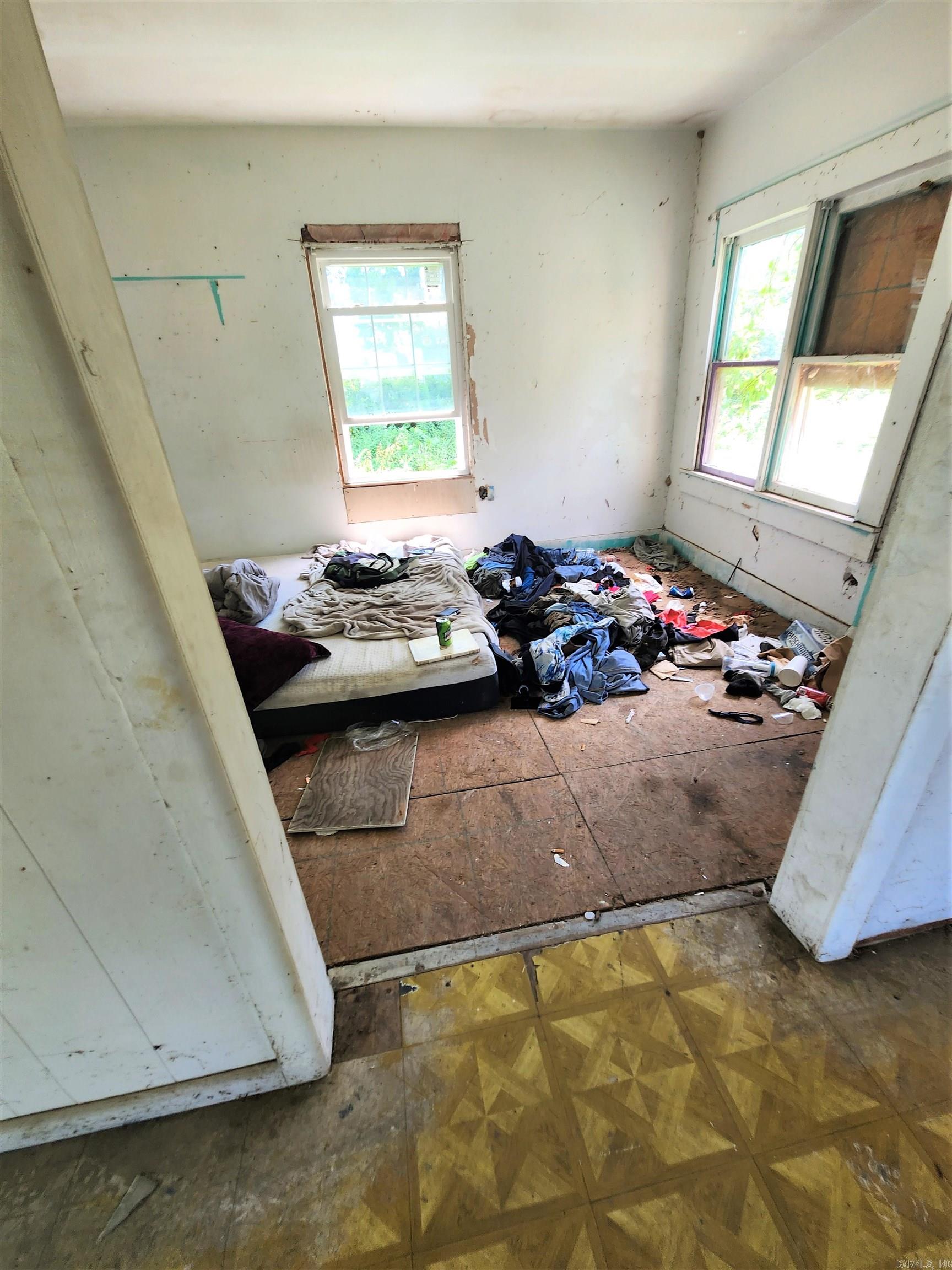 Mena Original - Residential