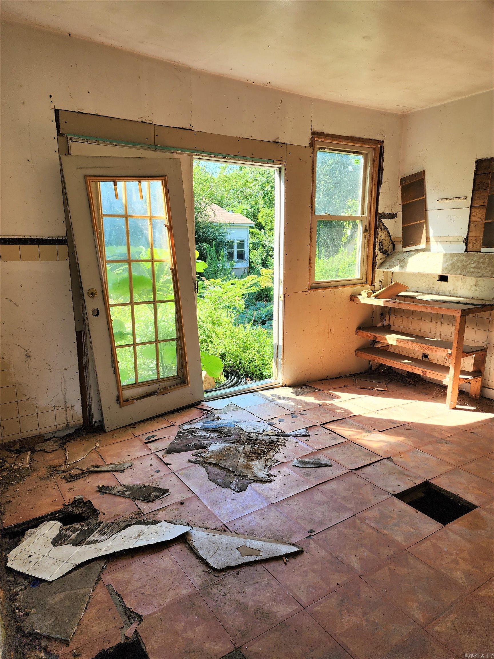 Mena Original - Residential