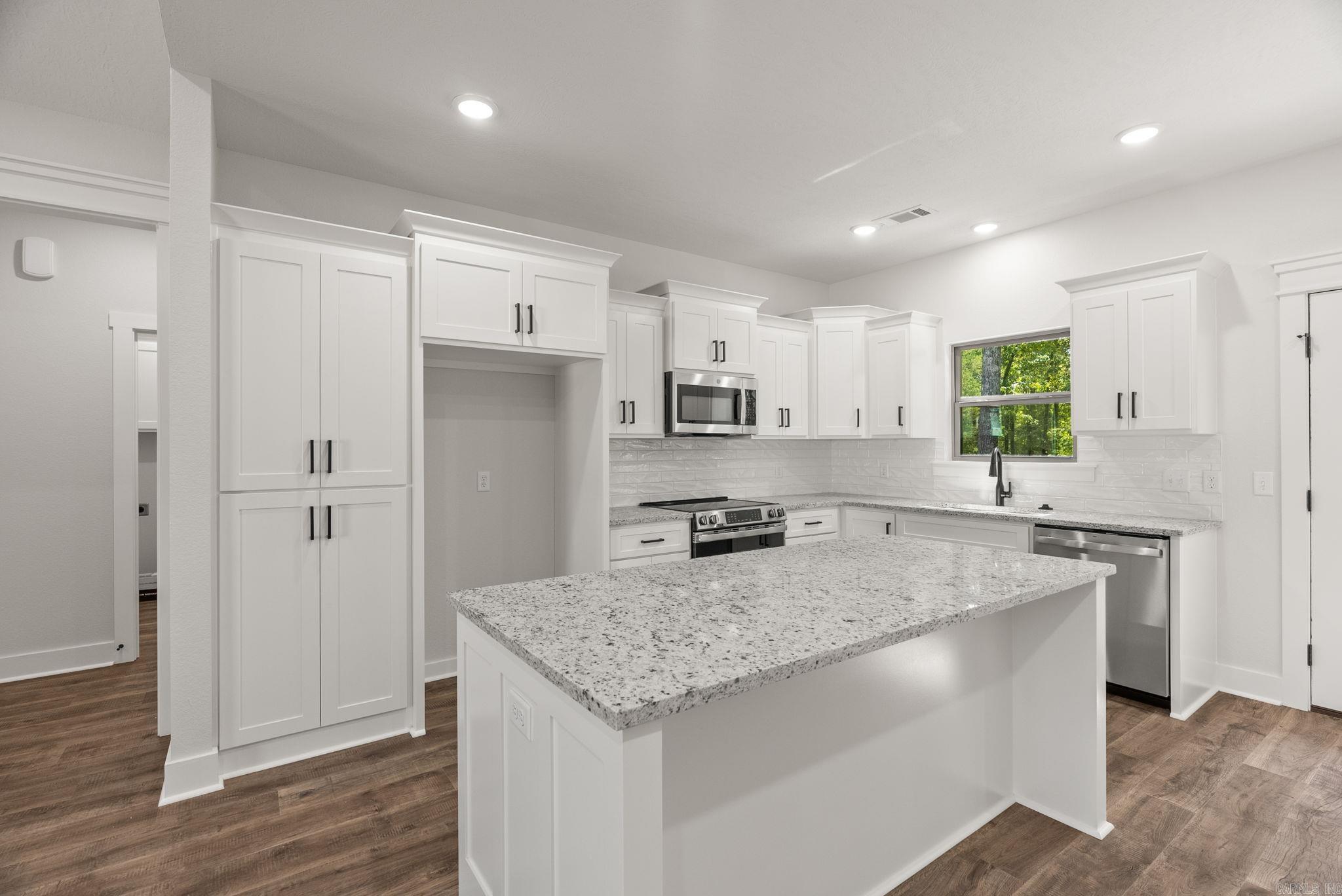 SUMMER WOODS - PHASE 1 - Residential