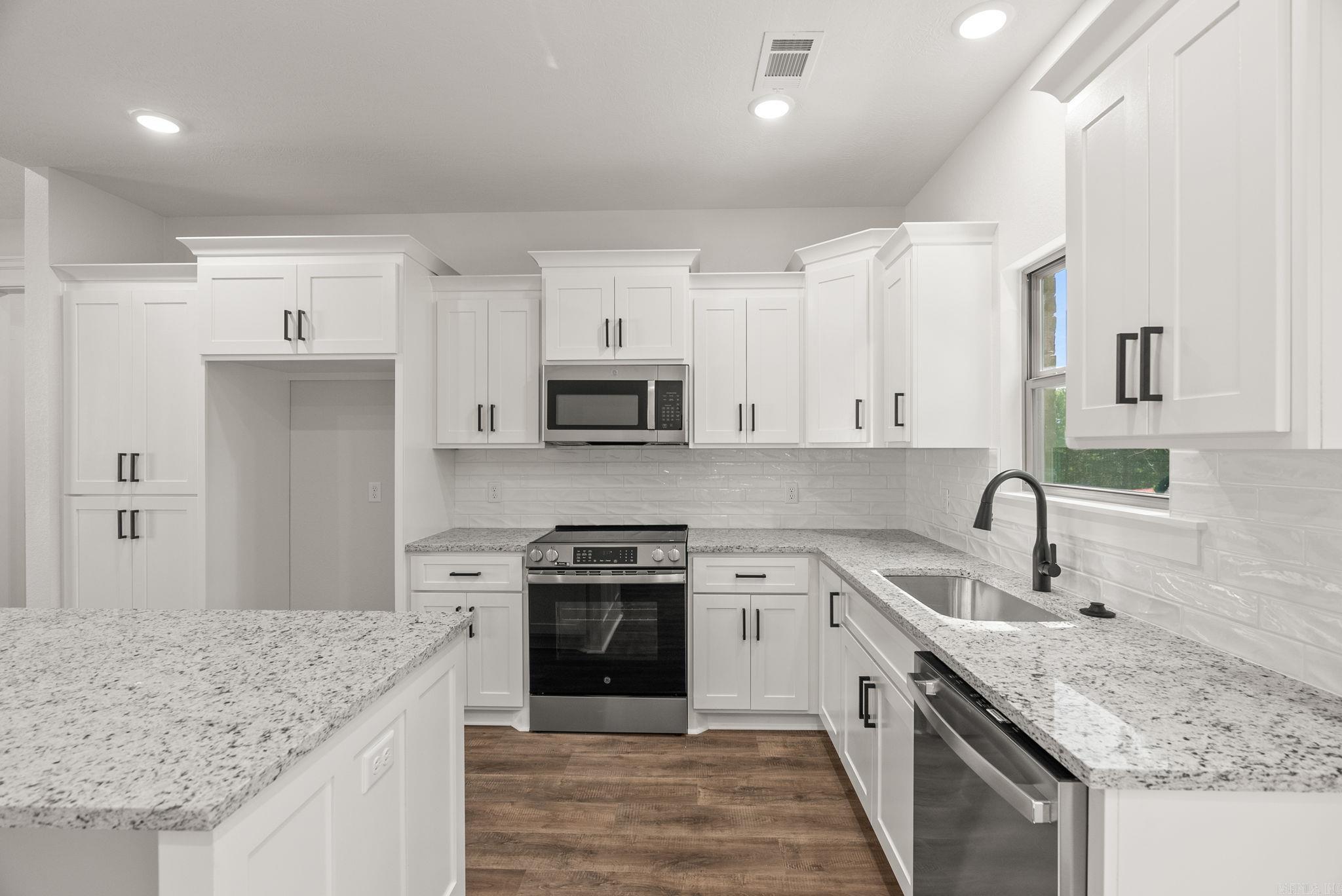 SUMMER WOODS - PHASE 1 - Residential