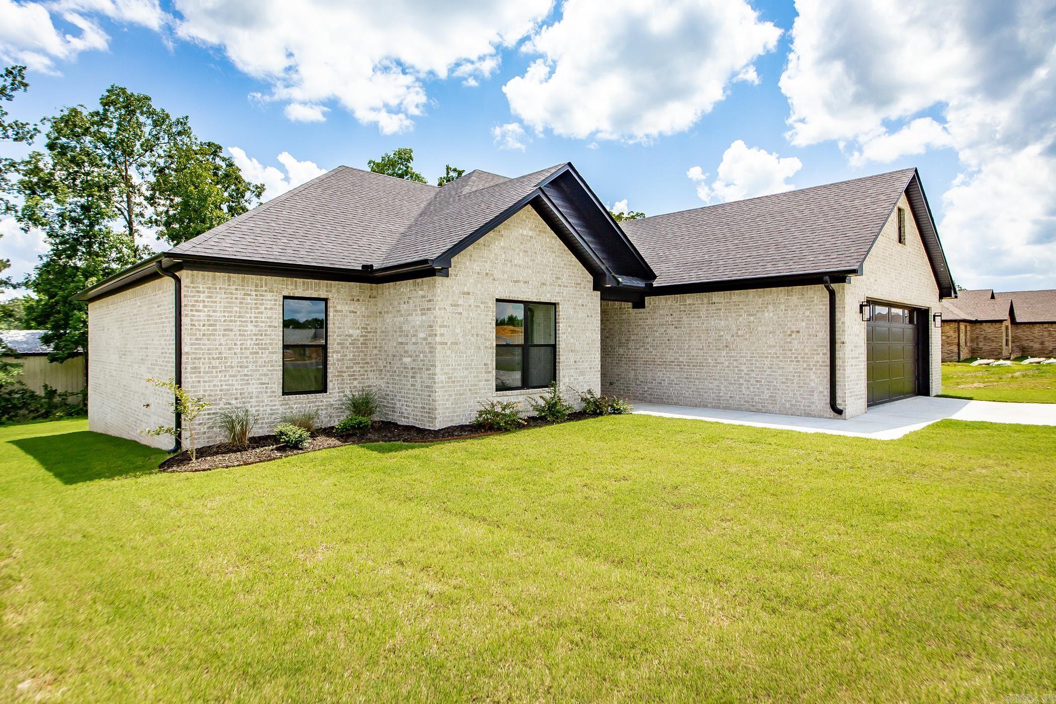 HIDDEN VALLEY ESTATES - Residential