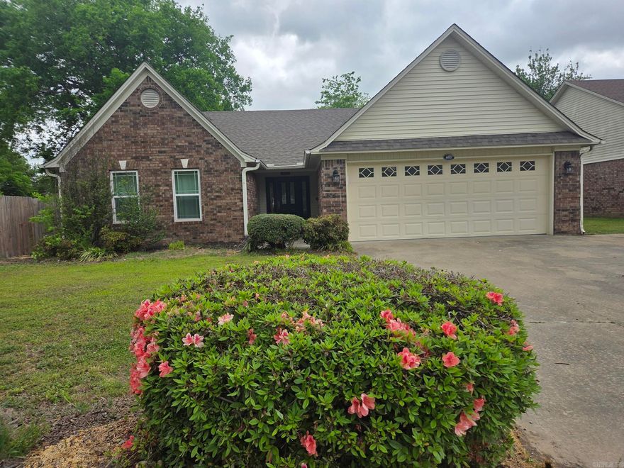 Very nice 3 bed, 2 bath with bonus & 2 car garage recently updated maintenance free home in downtown Searcy! This house was remodeled recently in 2022 & updates include NEW water heater, HVAC, windows, ceramic tile wood plank look floors, stove, dishwasher refrigerator, sinks, faucets, lighting, gutters, French drains, wood privacy fence, extra parking, garage motor, etc. It also has several walk-in closets, bay window, trey ceiling in Living room & dining area, gas log fireplace, LED accent lights, crown ceiling molding in all rooms, bonus room that could also be an office, game room or a 4th bedroom if doors & closet were added.