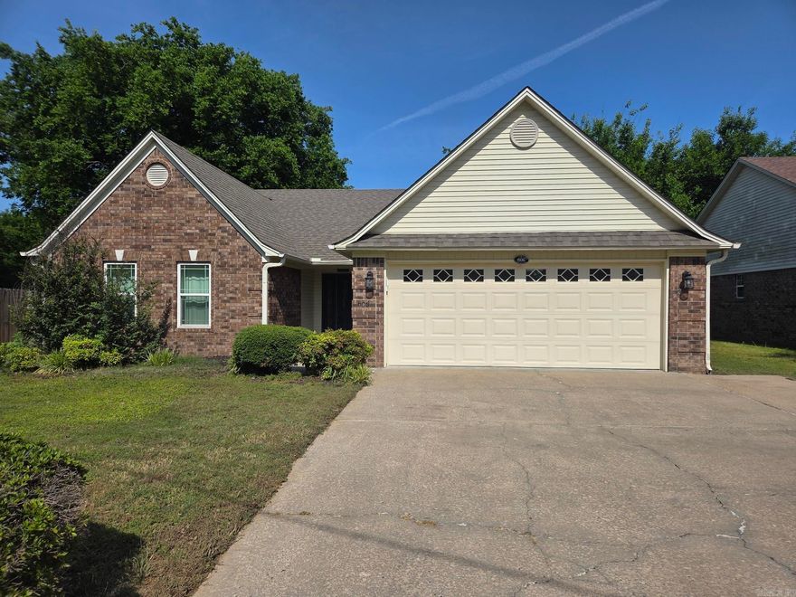 Very nice 3 bed, 2 bath with bonus & 2 car garage recently updated maintenance free home in downtown Searcy! This house was remodeled recently in 2022 & updates include NEW water heater, HVAC, windows, ceramic tile wood plank look floors, stove, dishwasher refrigerator, sinks, faucets, lighting, gutters, French drains, wood privacy fence, extra parking, garage motor, etc. It also has several walk-in closets, bay window, trey ceiling in Living room & dining area, gas log fireplace, LED accent lights, crown ceiling molding in all rooms, bonus room that could also be an office, game room or a 4th bedroom if doors & closet were added.