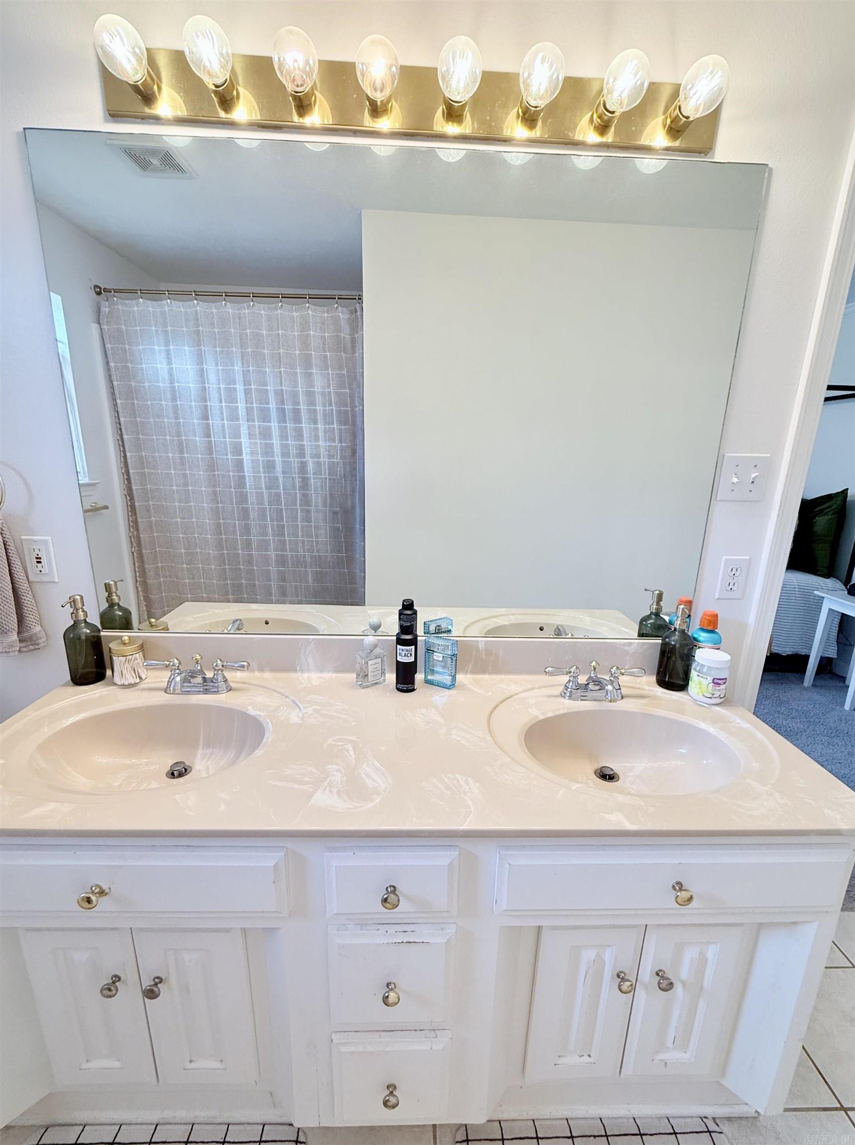 TURTLE CREEK - Residential