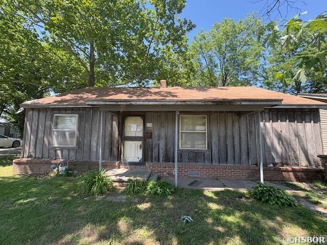 WYNNE, AR... family home $52,000!! 3BR 1 full bath, appx 1,611 sf, frame ext, carport on back side; close to all amenities in Wynne with easy travel to Memphis, Brinkley even Hot Springs for larger amenities such as shopping, restaurants, family activities including Magic Springs, Gallery Walk downtown & Oaklawn Racing/Casino in Hot Springs; needs work and is being sold occupied; there will be no buyer inspections or buyer contact with the occupants!!! list price reflects needed work and being sold AS-IS