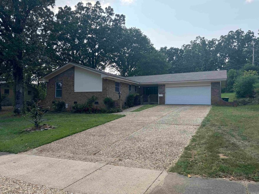 Nice one level 3 bed 2 bath on 1/2 acre lot in wonderful neighborhood! Big 2 car garage with extra storage area. Huge fenced back yard with screened in porch & storage shed for tools, mower, etc. New paint, LED lights & fans, LVP flooring, carpet in bedrooms. Has newer windows. Ventless gas logs in fireplace. Office off of living room, separate formal/dining room off of kitchen. Super convenient to everything in NLR. Join voluntary HOA for access to private fishing lakes, tennis, basketball, playground, swimming pool, clubhouse, pavilions (see lakewoodpoa.com). Walk to Lakewood Middle School.