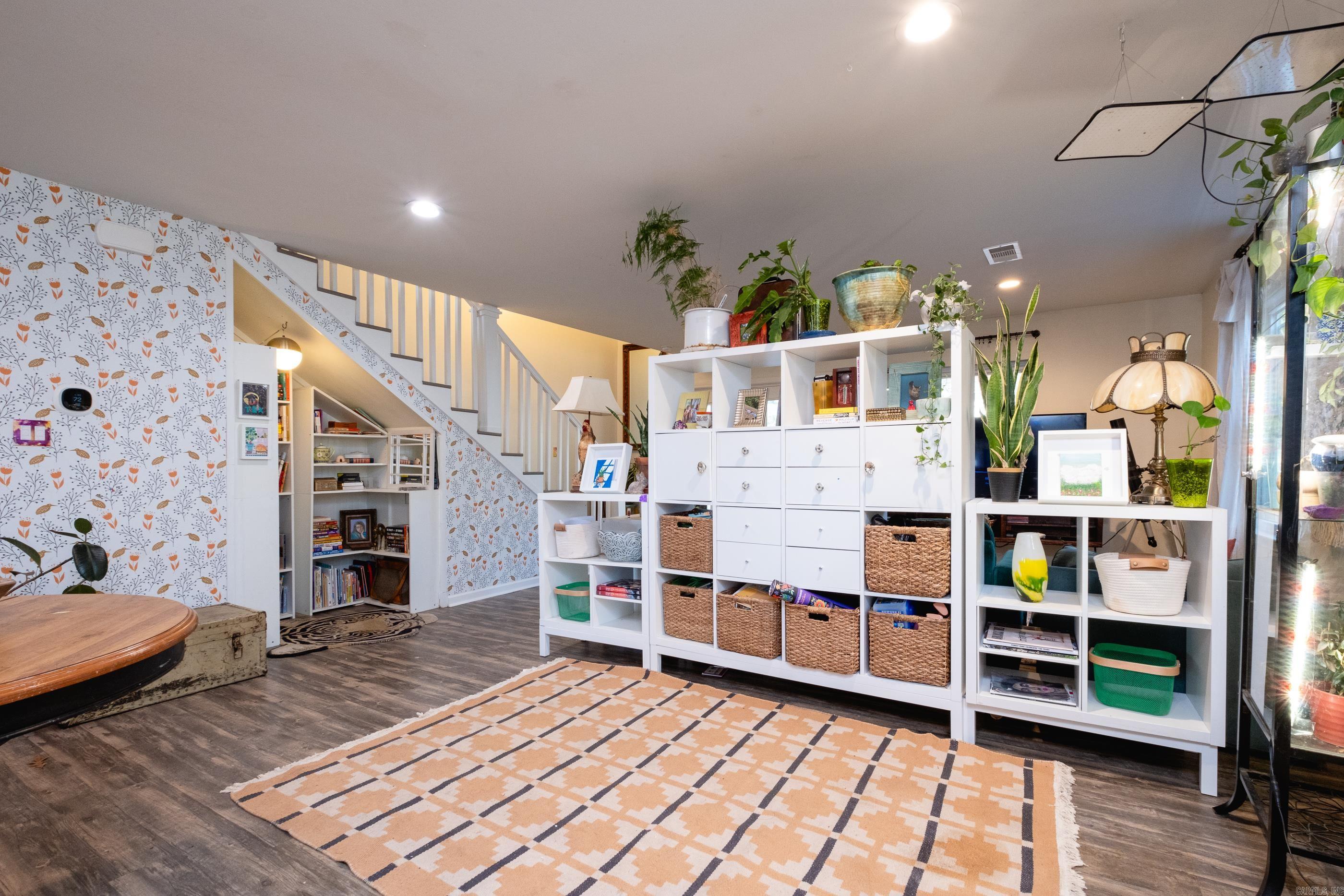 RIVERSIDE PLOT - Residential