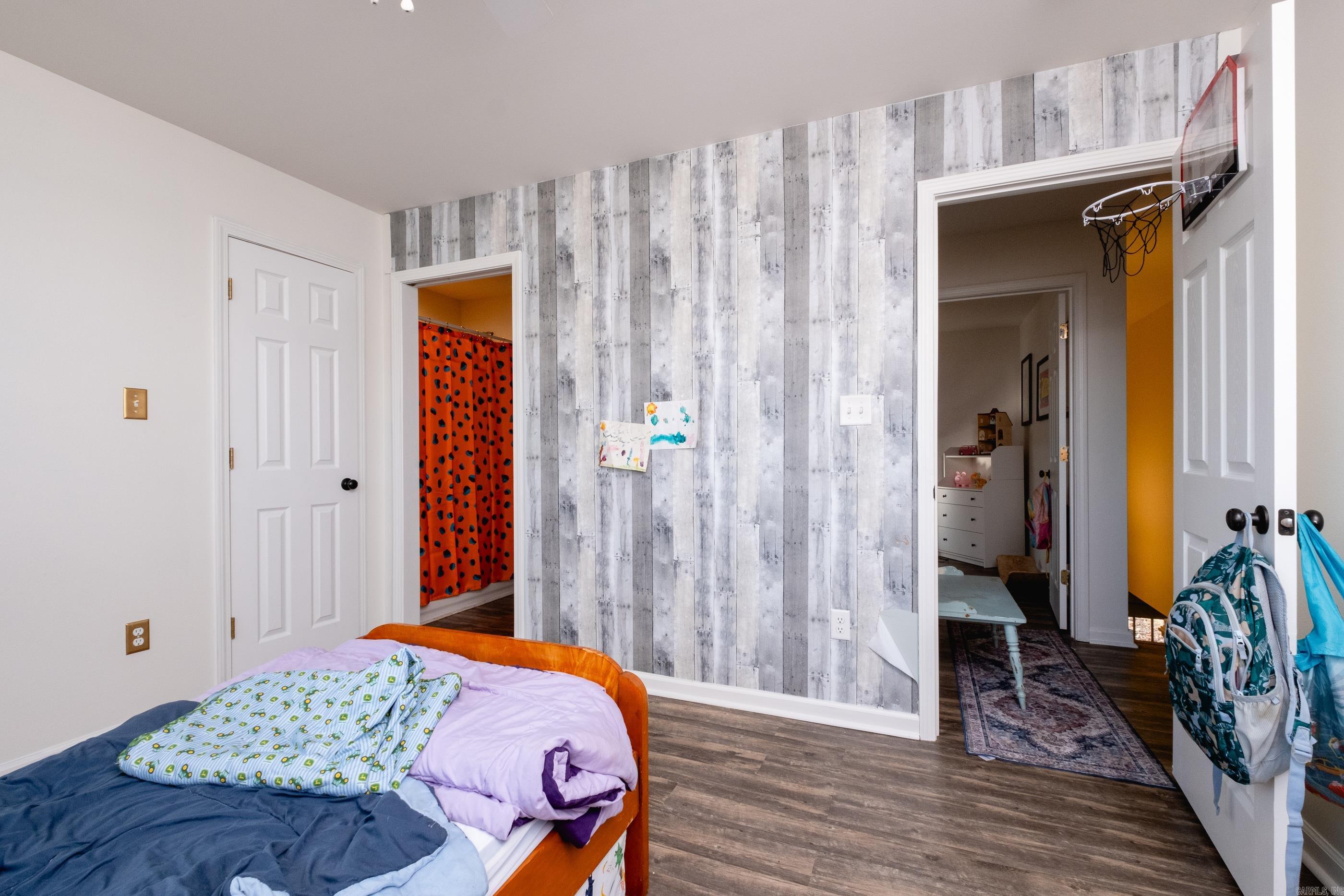 RIVERSIDE PLOT - Residential