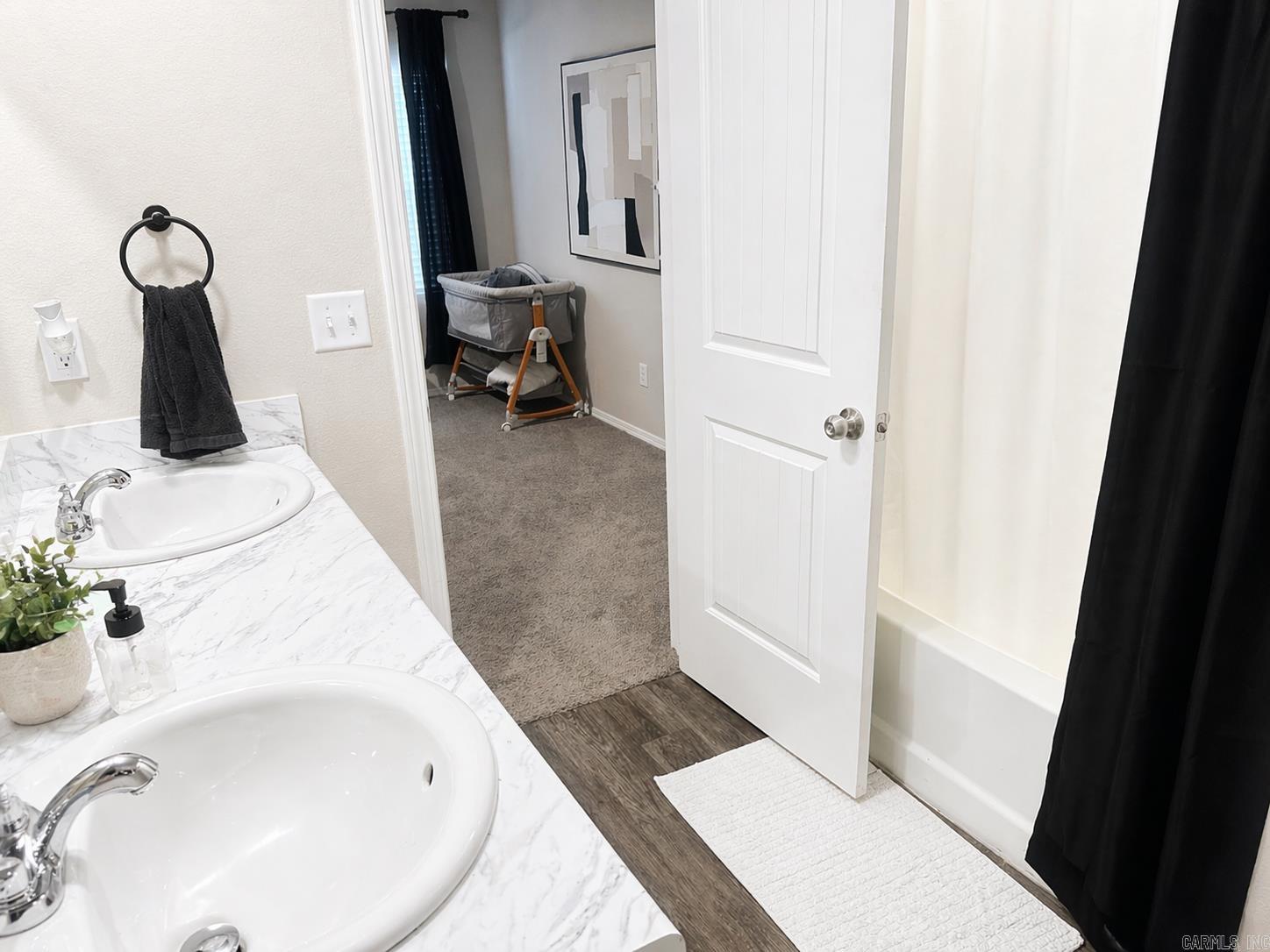 WHITE OAK CROSSING - Residential