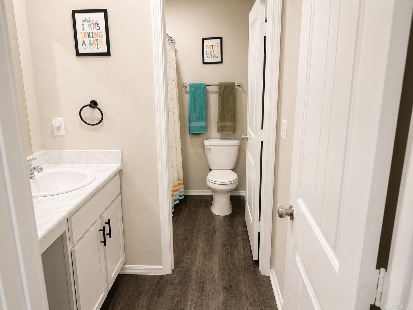 WHITE OAK CROSSING - Residential