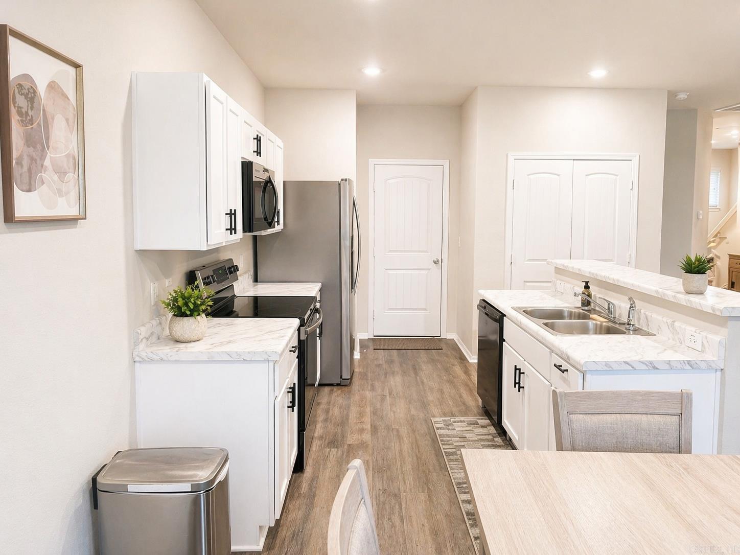 WHITE OAK CROSSING - Residential