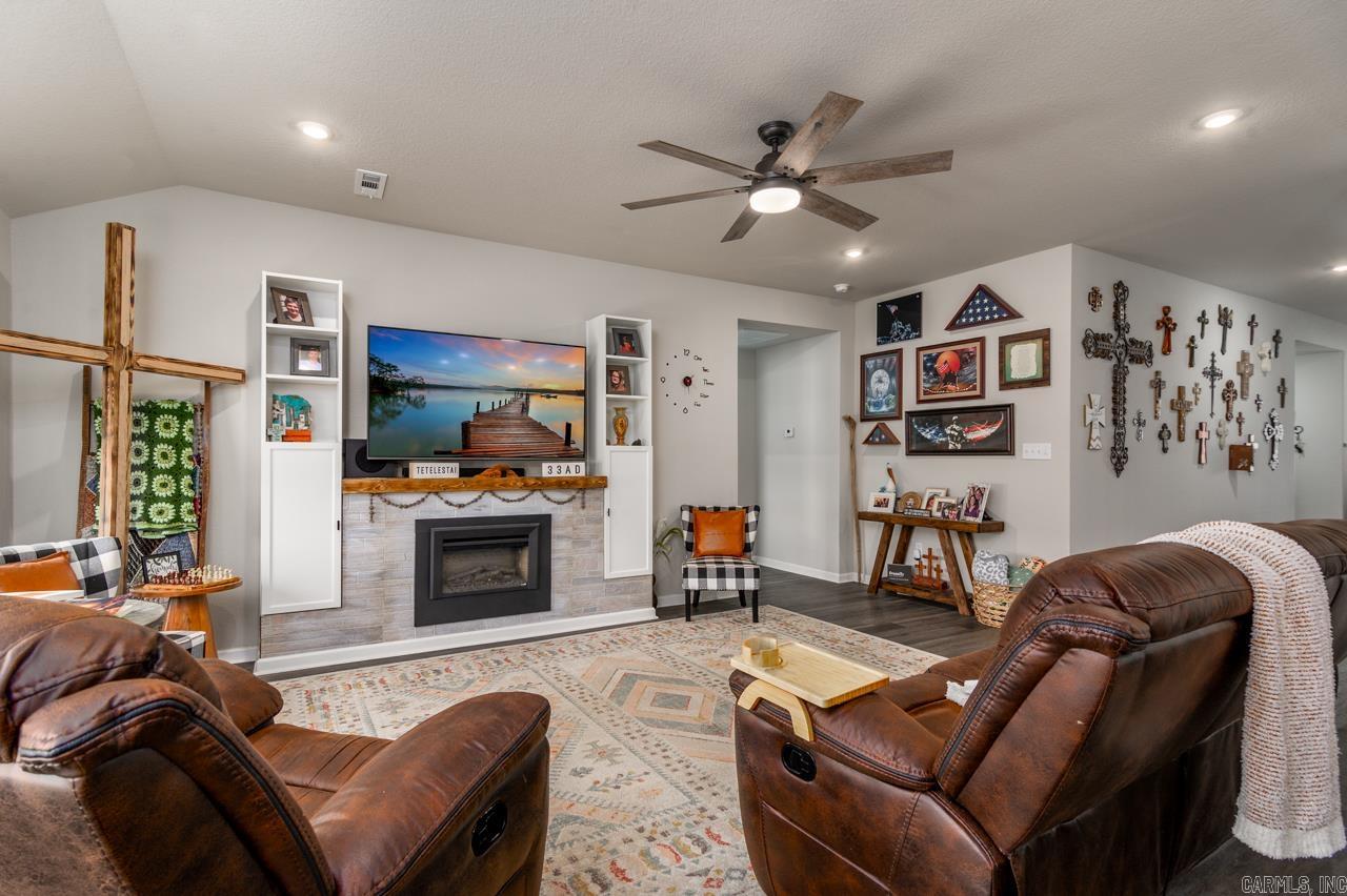 HOMESTEAD AT THE GAP PH 6 - Residential