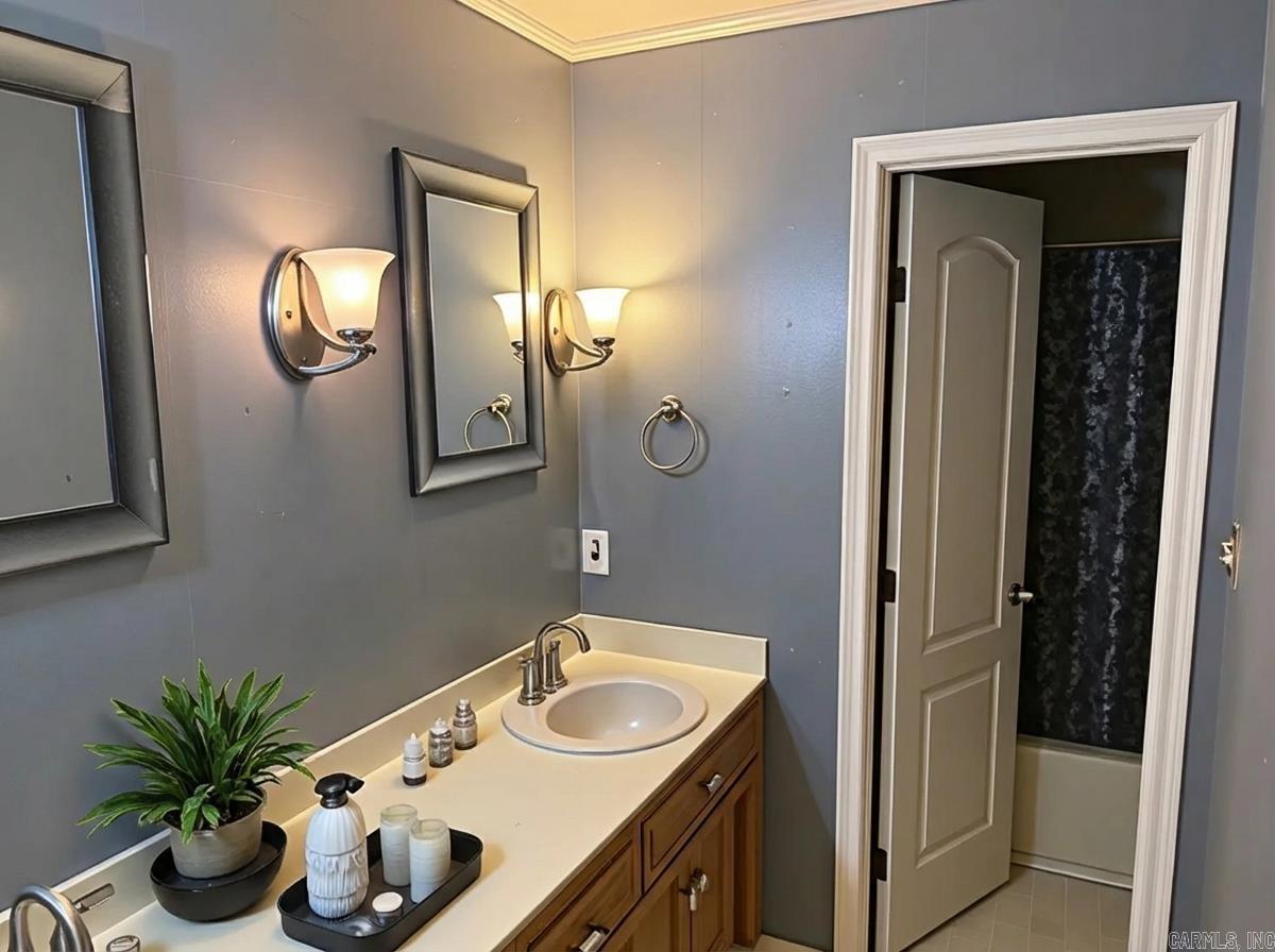 PINE HILLS PARK ADDN - Residential