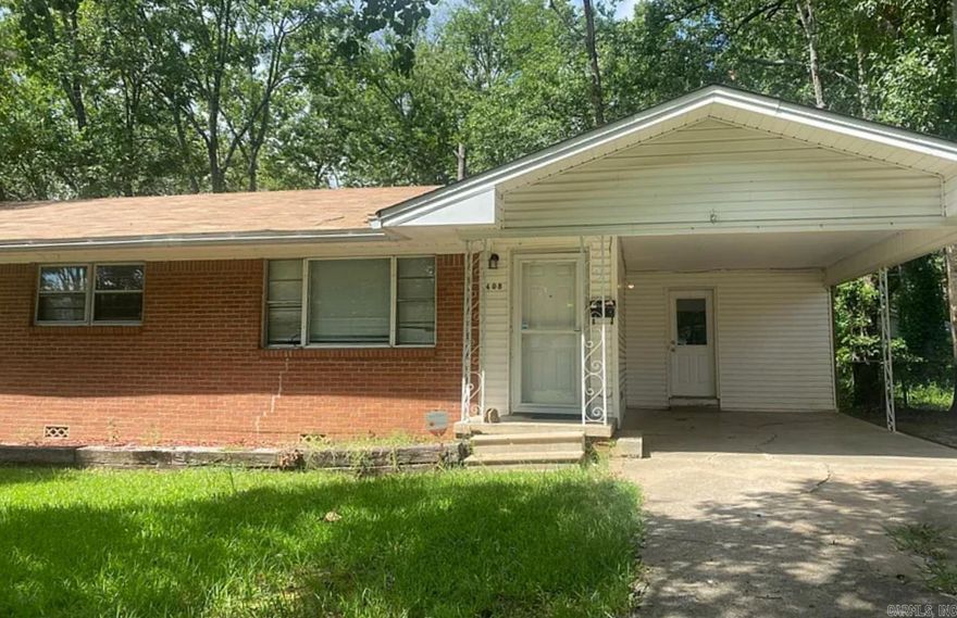 Welcome Home! This Spacious 3 bedroom, 2 bathroom home is Perfect for a Family or Roommates