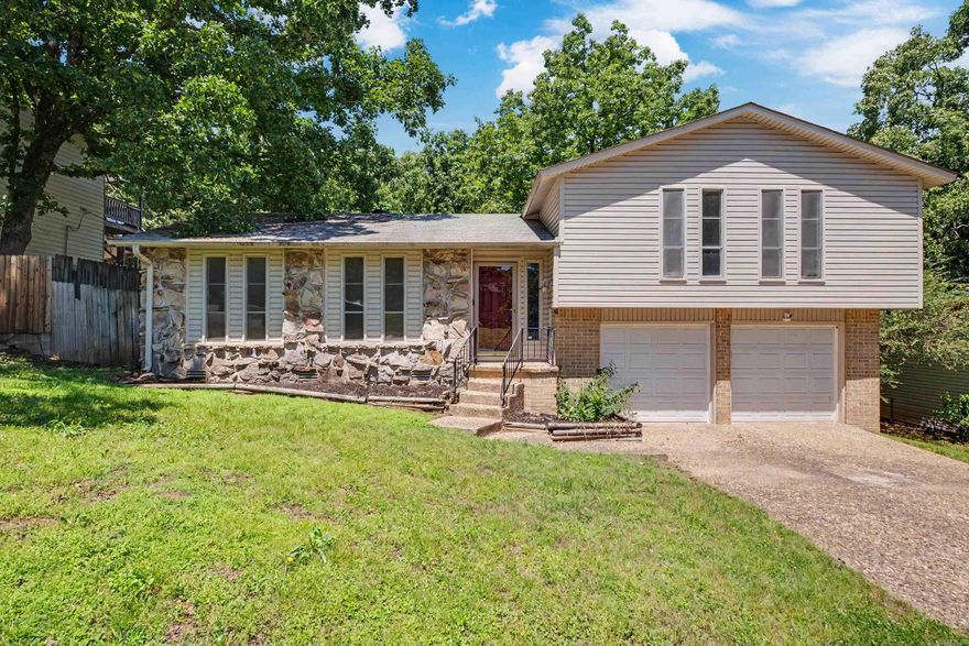 Split level 3 bed, 2 bath, large fully fenced backyard. Sold AS IS.
