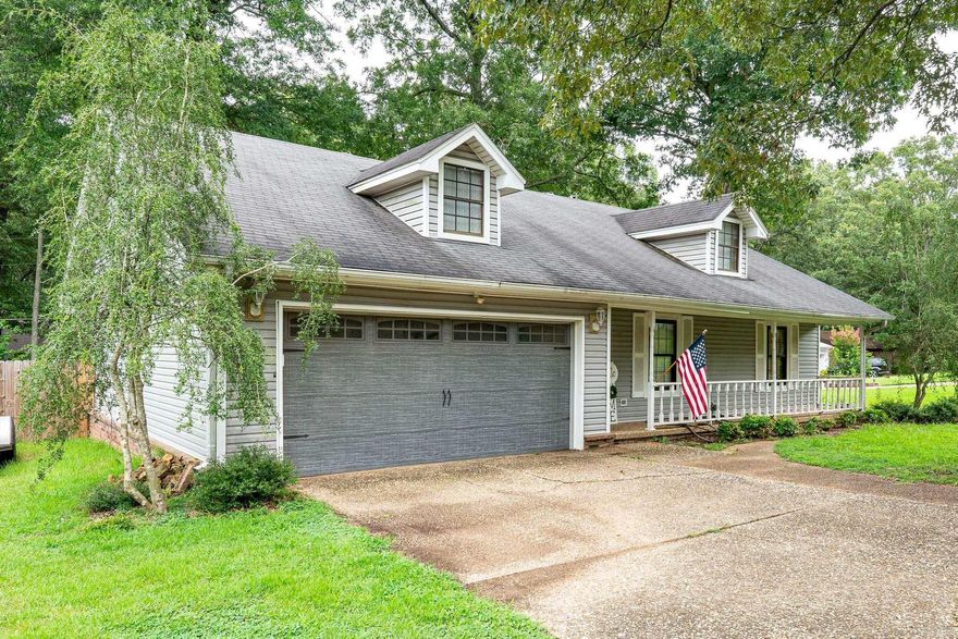 Welcome to 417 Lynnewood Drive - This home features 3 bedrooms, 2 bathrooms and vaulted ceilings in the Living Room.  The spacious kitchen features granite countertops with island and a 5 burner gas stove. A 18x8 storage building is included. Call for a private showing