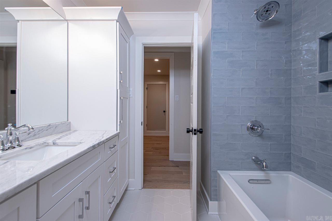 Hollywood - Residential