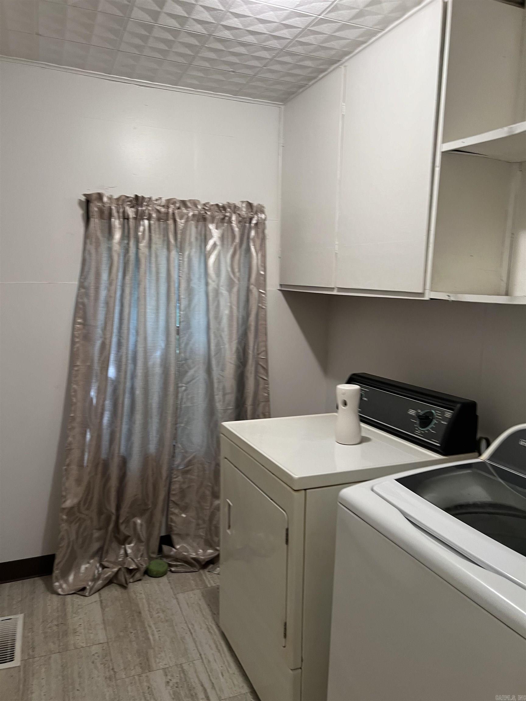 nil - Residential Lease