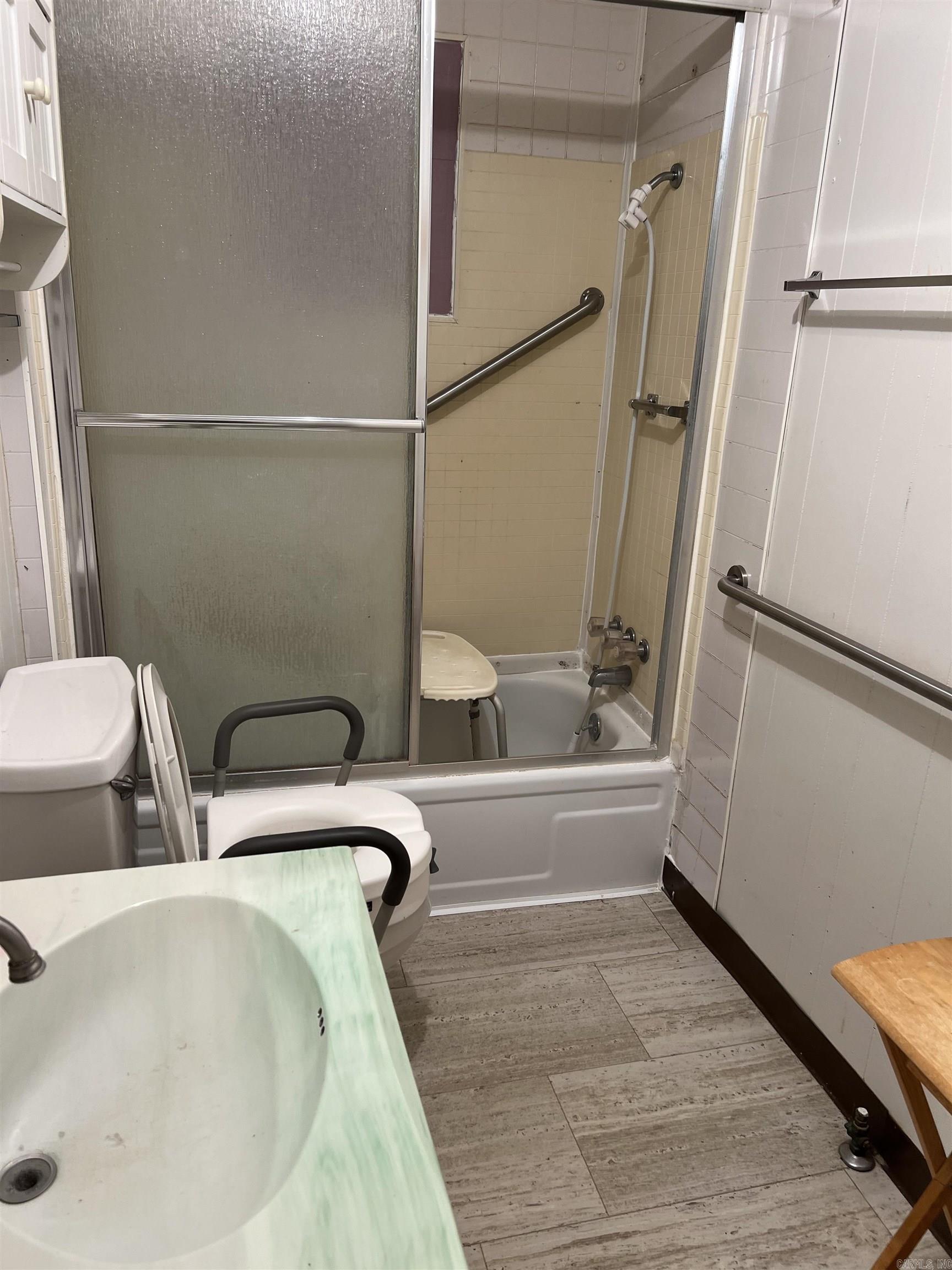 nil - Residential Lease