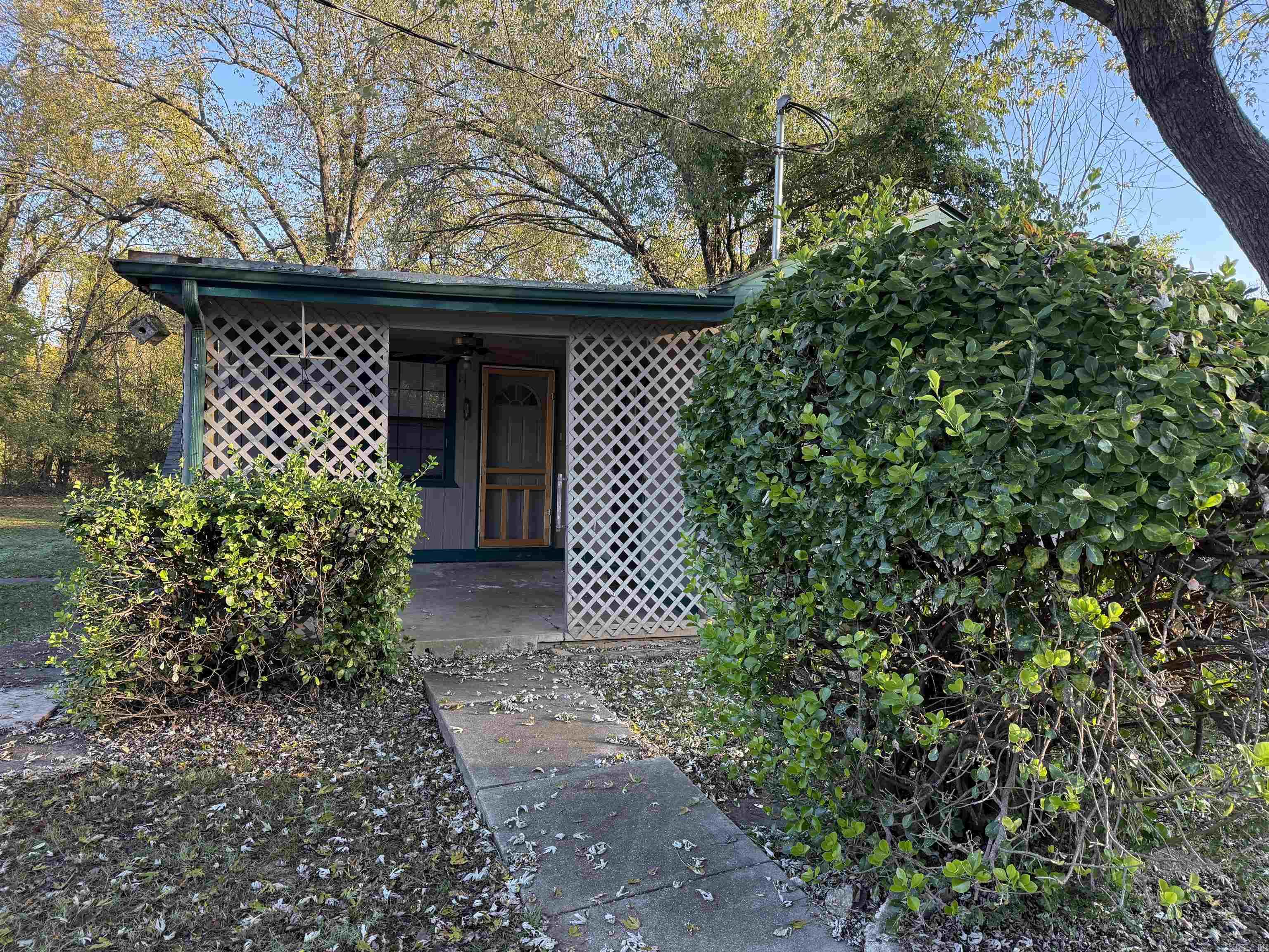 nil - Residential Lease