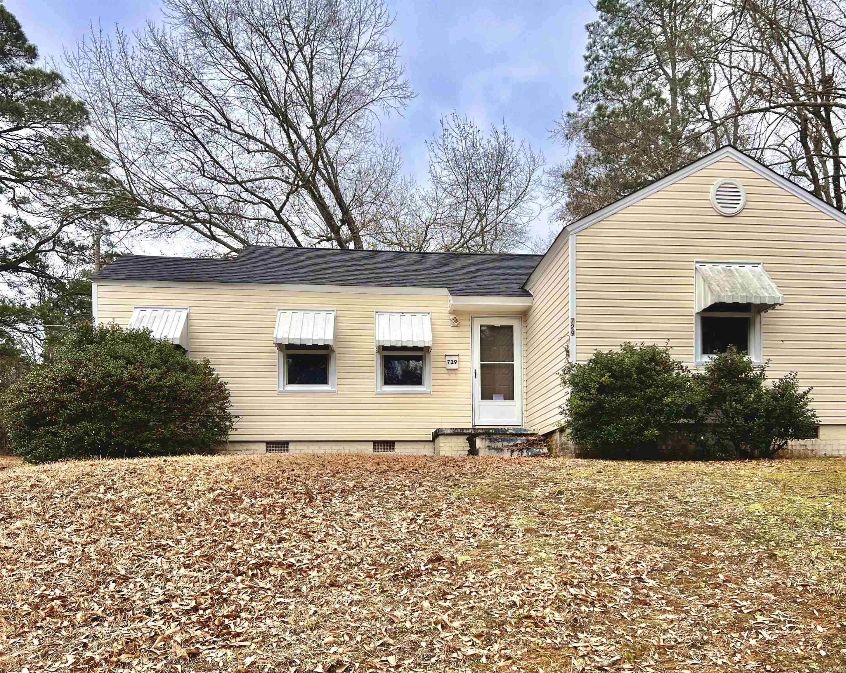 A great 3 bed 1 bath home waiting for you to put your personal touches on. Sitting on top of a hill overlooking the neighborhood this perfect starter home or downsizer is perfect for you. Interior pictures coming soon.