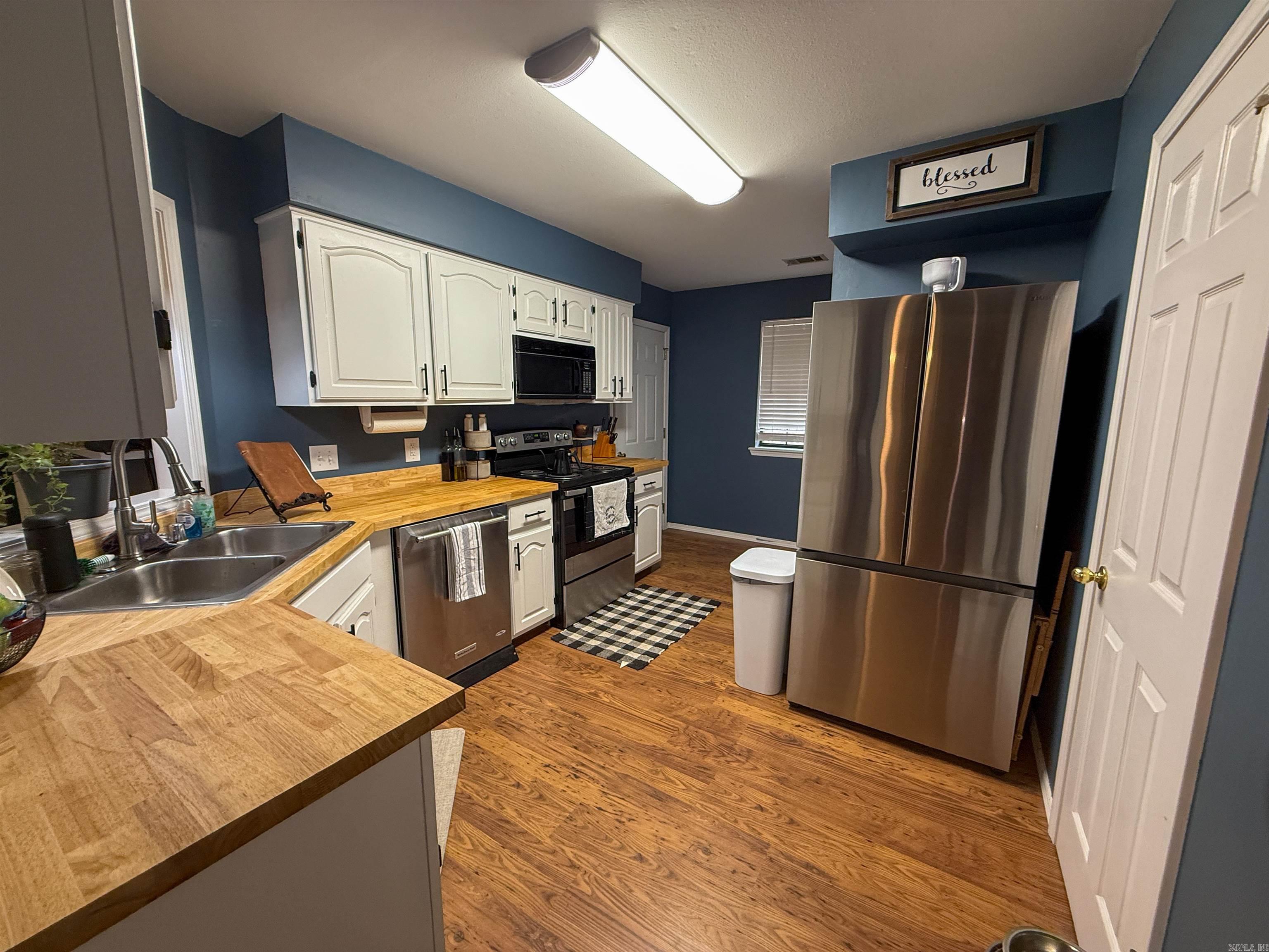 LAKEHILL - Residential