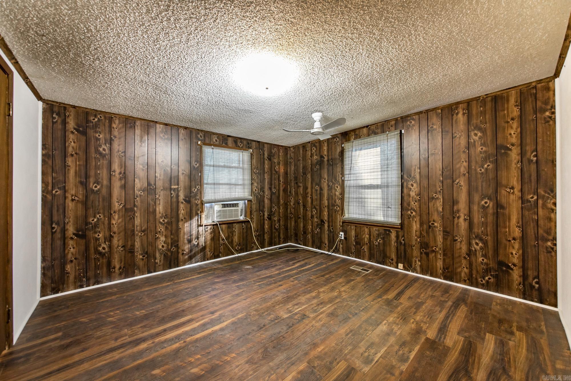 OAKDALE (MAGNET) - Residential