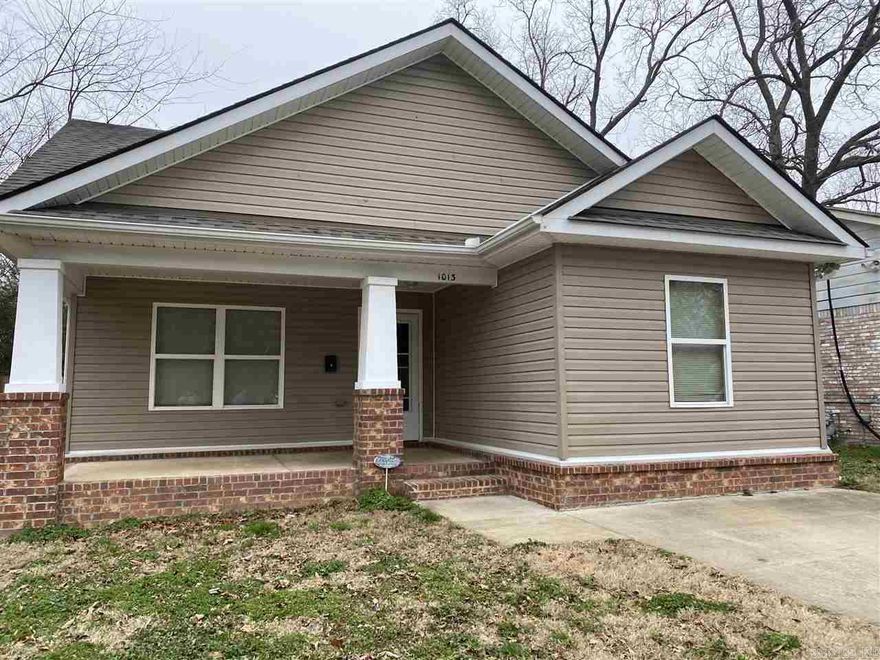 Newly remodeled home! Move in ready!  Come see this great rental.  It features new paint, fenced backyard, LVP flooring, 3 bedrooms, 2 baths and it is conveniently located.