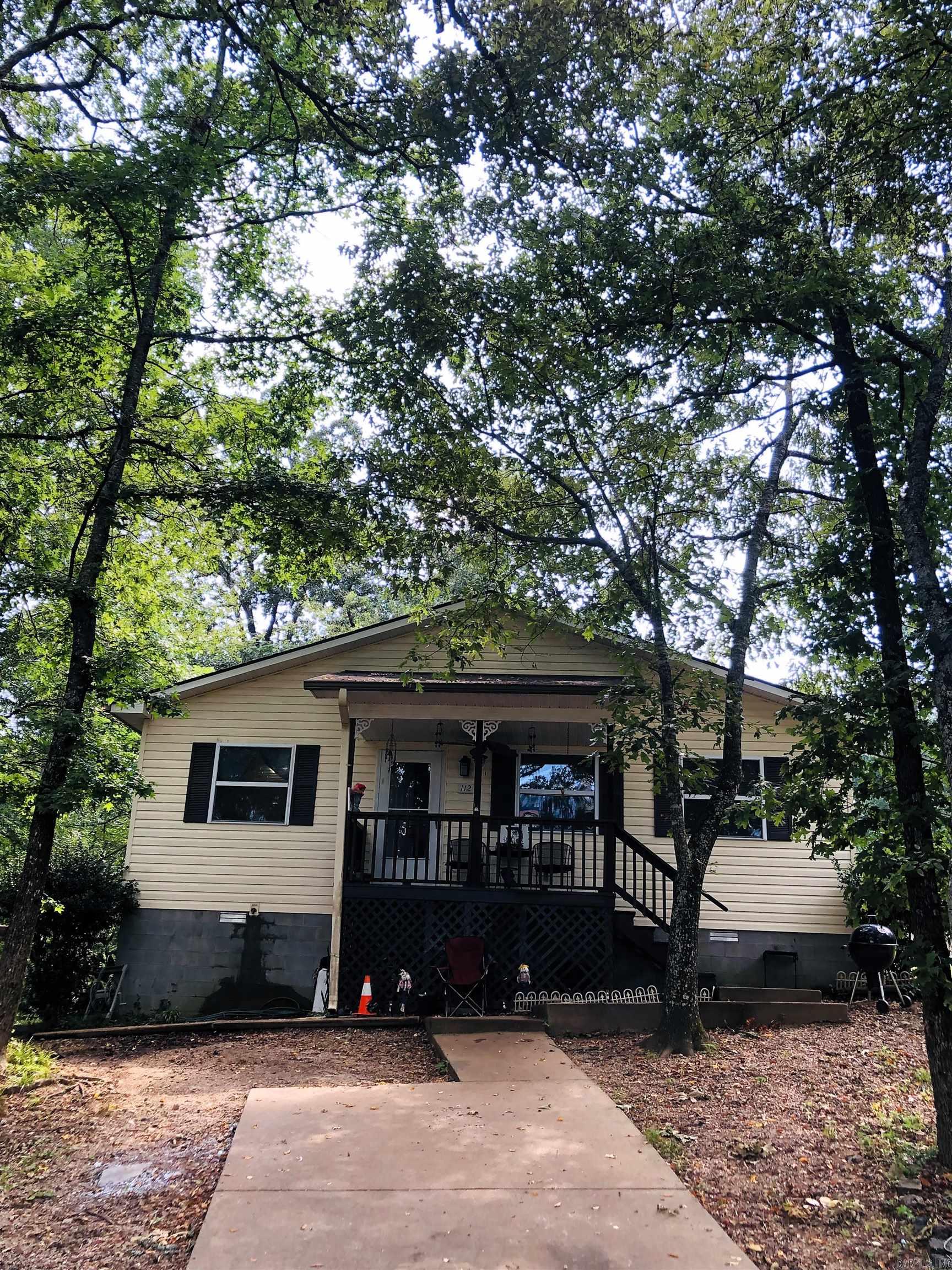 Great opportunity for investment property or family home. Located close to the Whittington Park for fun outdoor activities. Very close to National Forest. Lots of historic beauty in this area. You have Tiny town, the Aligator Farm, the Hot Springs Showmans Assoc, School of Math and Science and more Iconic Hot Springs. Take a stroll or bike ride down beautiful Whittington Ave. Drive or hike up West Mountain to enjoy scenic views taking in Hot Springs. Minutes from Downtown Hot Springs to enjoy your morning Joe, fine dining and see why people come from all over to visit Hot Springs. With a little TLC this could be the home that you've been looking for that embraces the vibe of downtown Hot Springs.