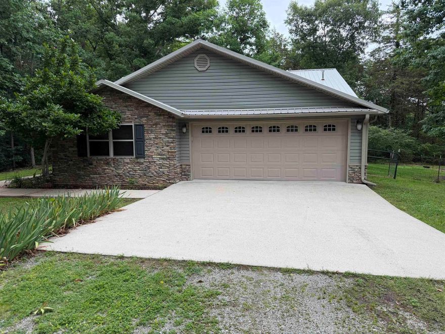For Sale in Beautiful Mountain View AR, sits this quaint two bedroom , two bath, 1623 sq ft. home sitting on 1.25 acres M/L with shaded yard. The Home offers a two car garage, vinyl siding with decorative stone, a nice concreat pad for parking, The inside has a spacious living room, and dinning area that opens up to a large kitchen with stainless appliances, and lots of cabinet space. There are two covered porches for that afternoon or, morning coffee enjoyment. This home has been very well taken care of. Don't miss your opportunity to own your place in the Ozarks.