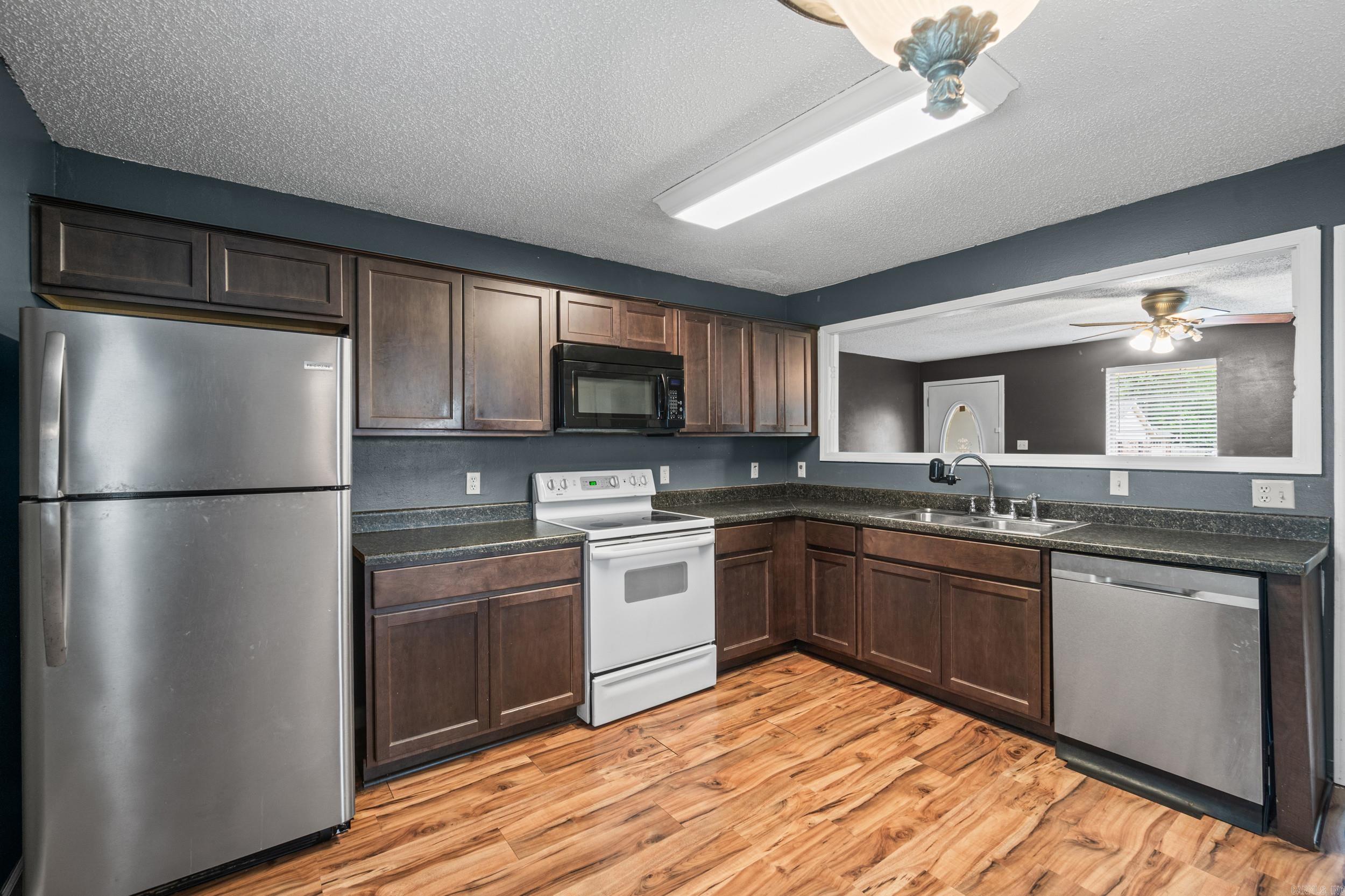 HARTWELL PLACE - Residential