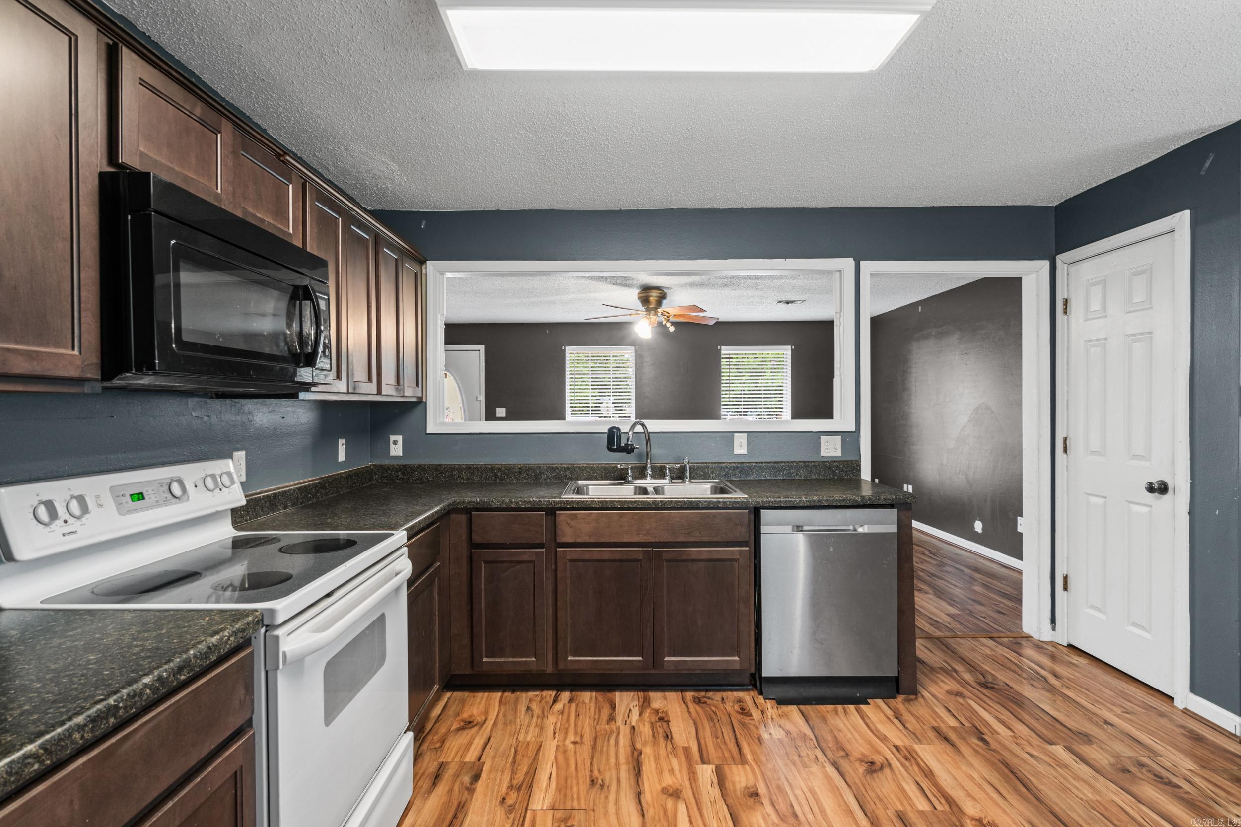 HARTWELL PLACE - Residential