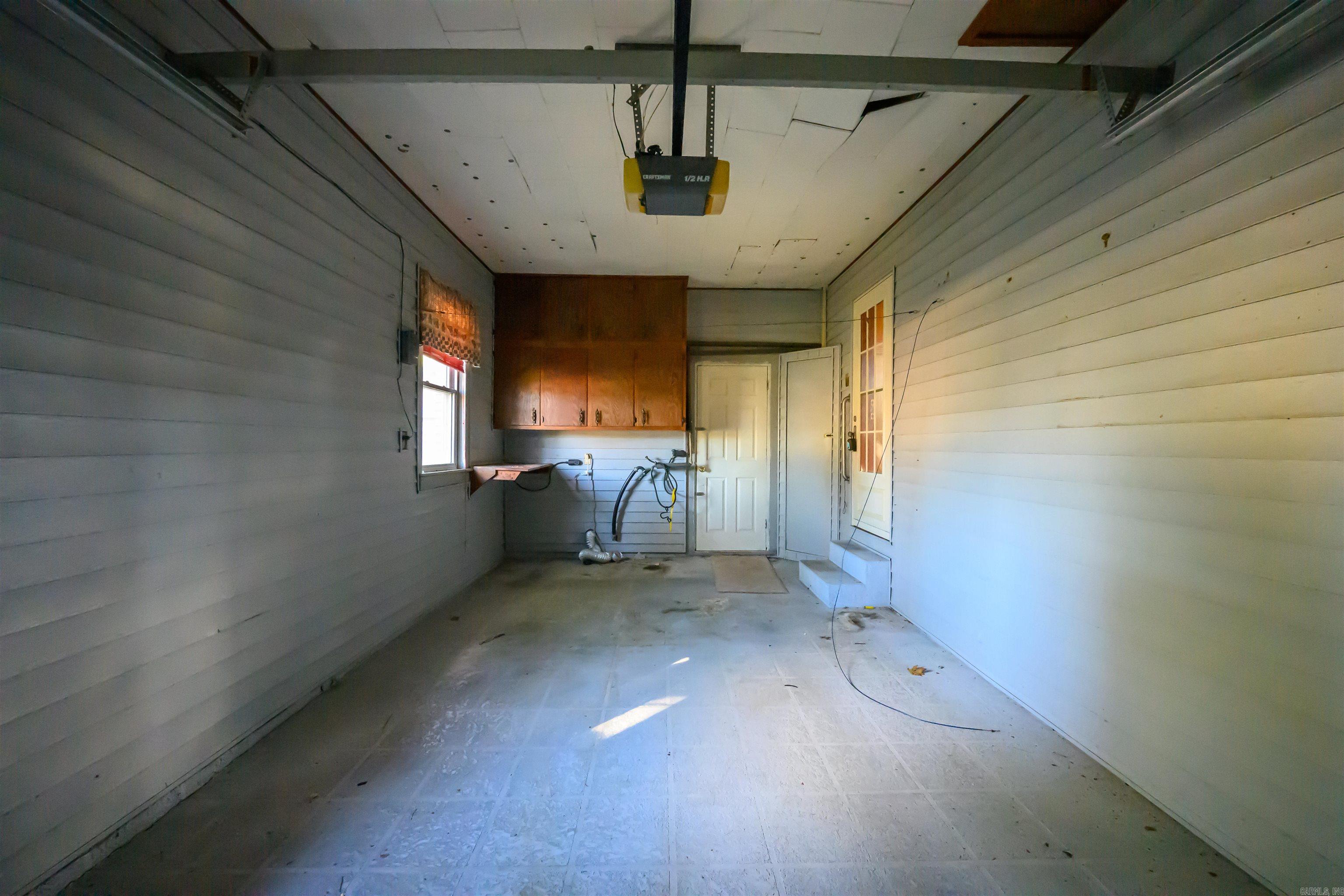 COLLEGE SQUARE - Residential